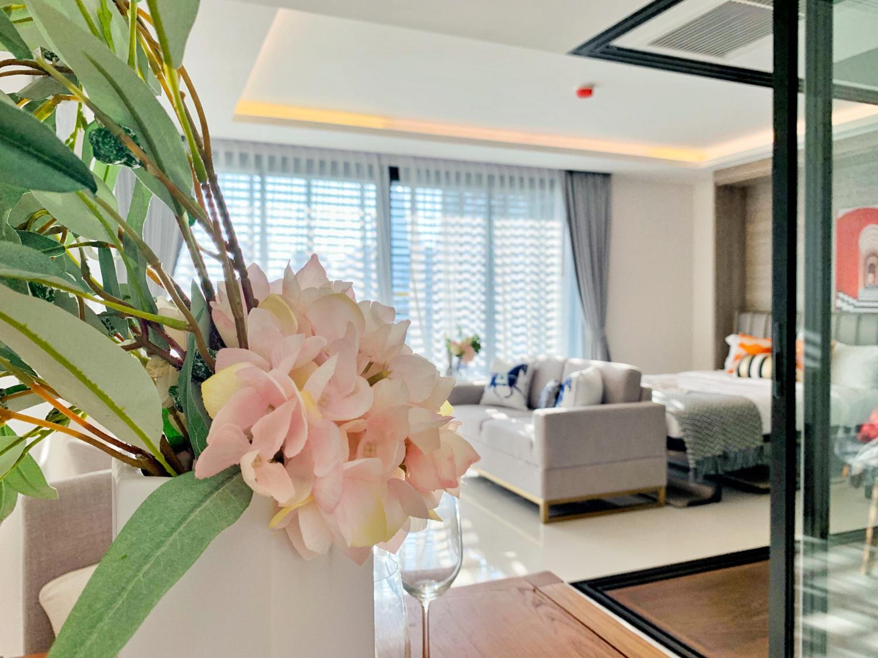 Sukhumvit Asok Modern Suite