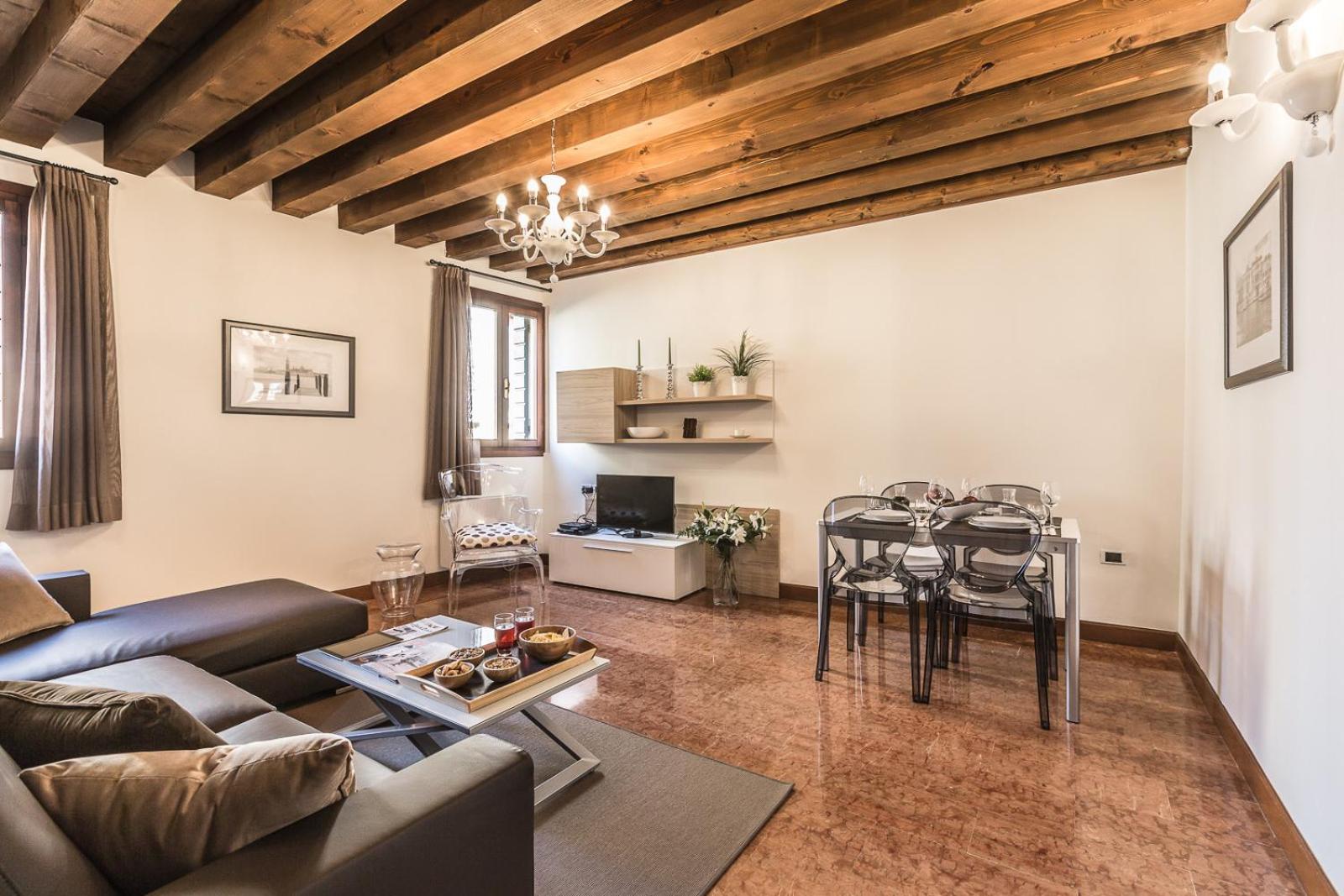 Ca' Del Monastero 3 Collection Apartment for 4 Guests with Lift