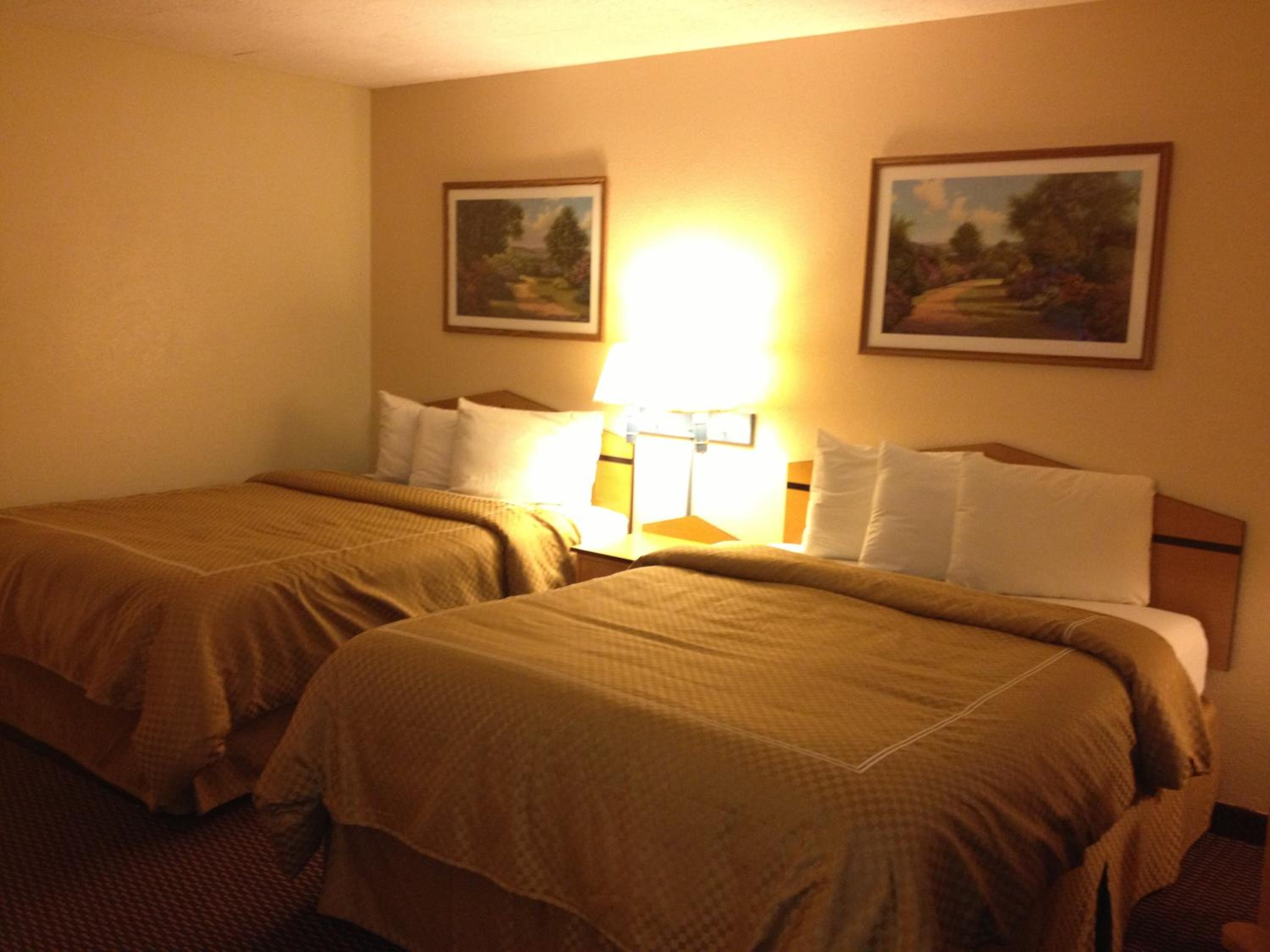 Lawrence Vacations - Virginia Inn - Property Image 13