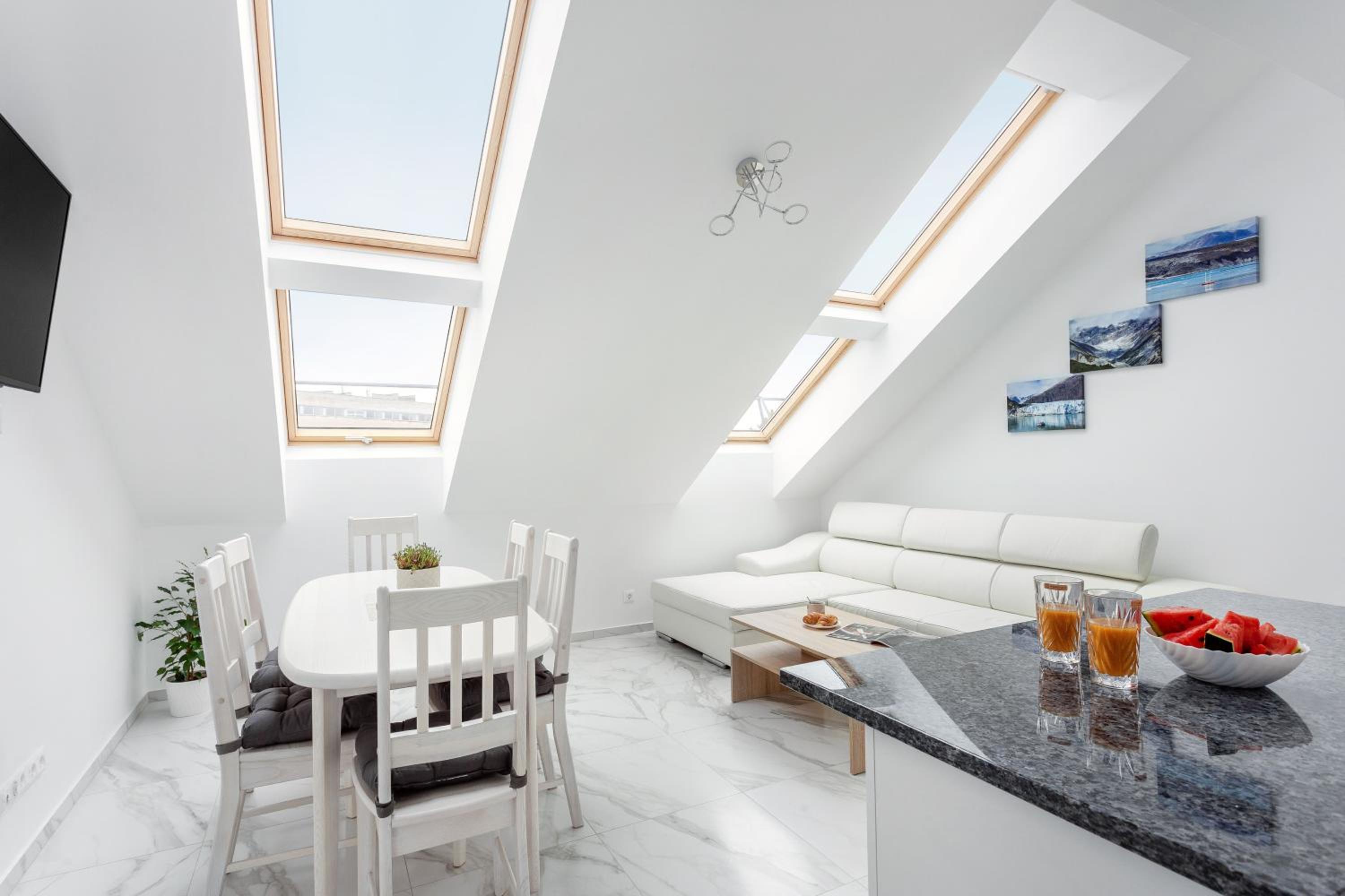 Luxurious Kaunas Basilica Apartment in Old Town view 4