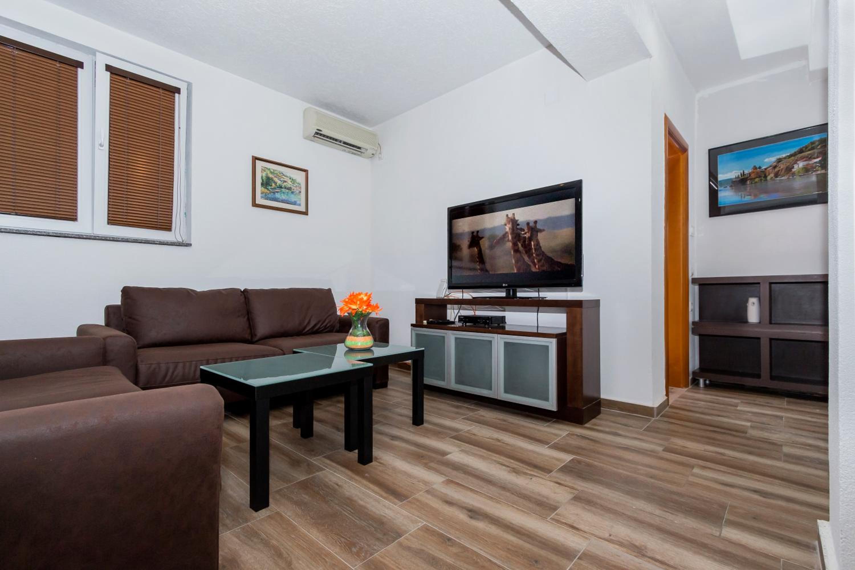 Upper Gate Apartments view 4