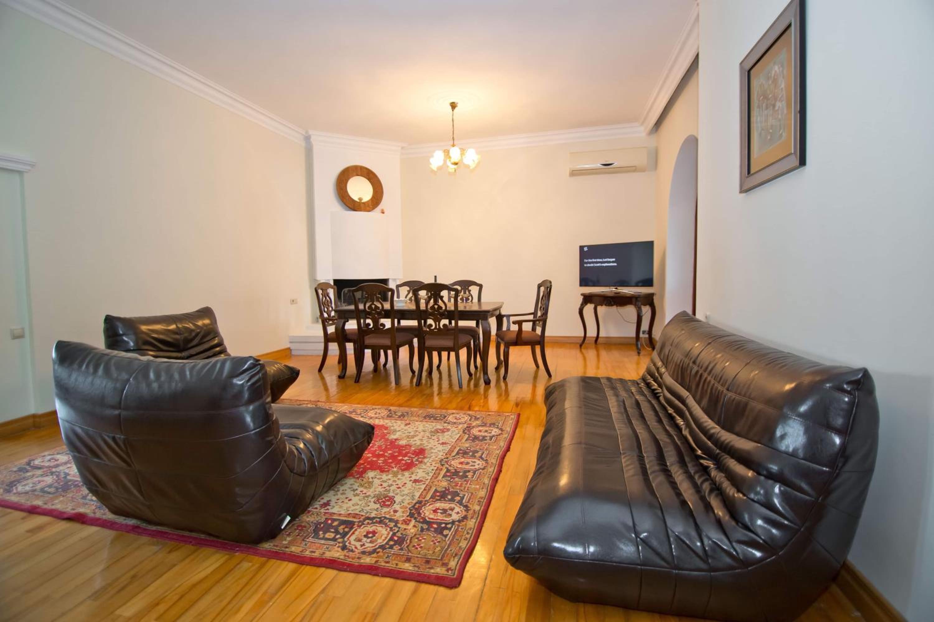 Apartment on Gorgiladze 25 view 2
