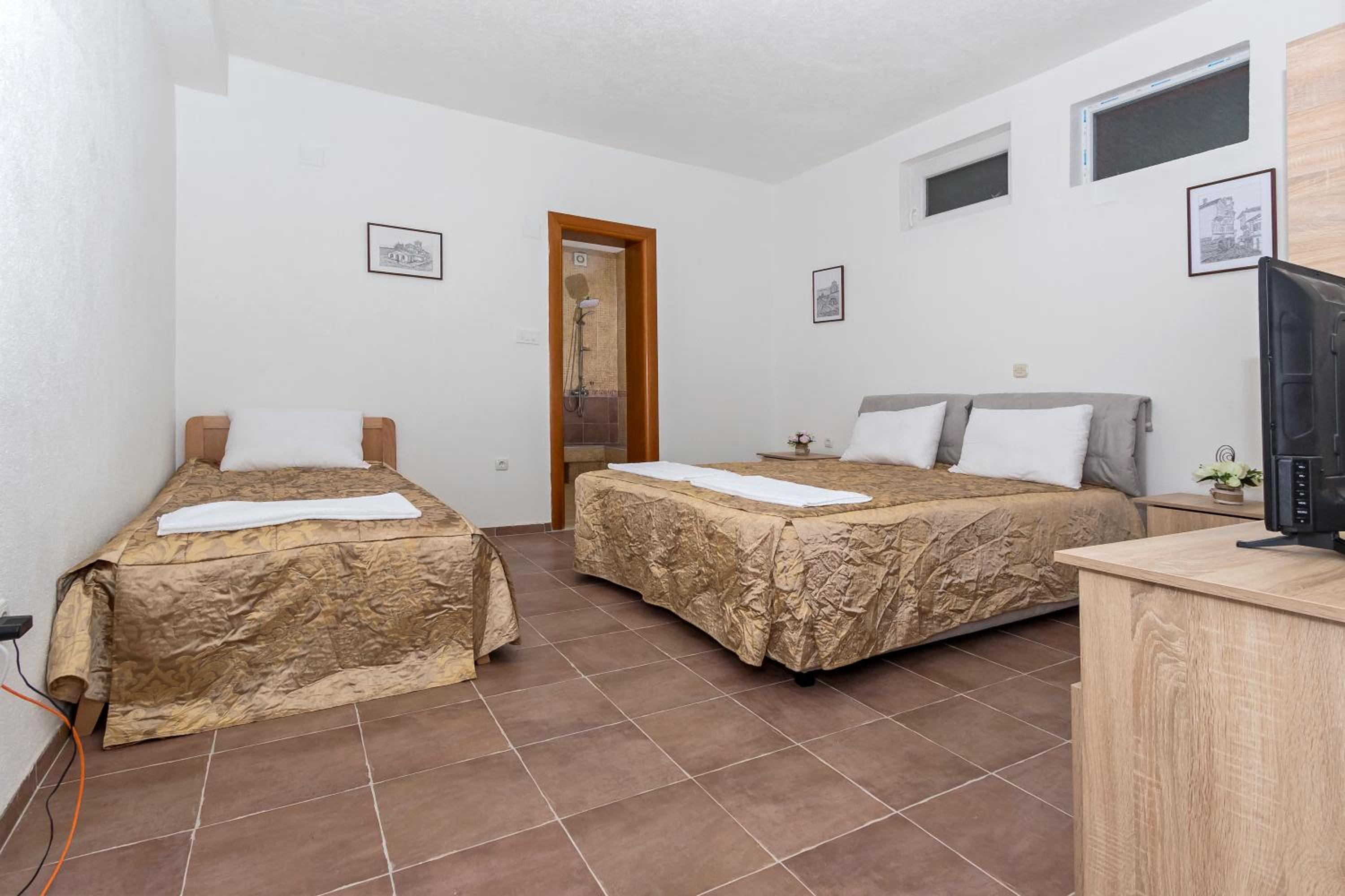 Upper Gate Apartments view 5