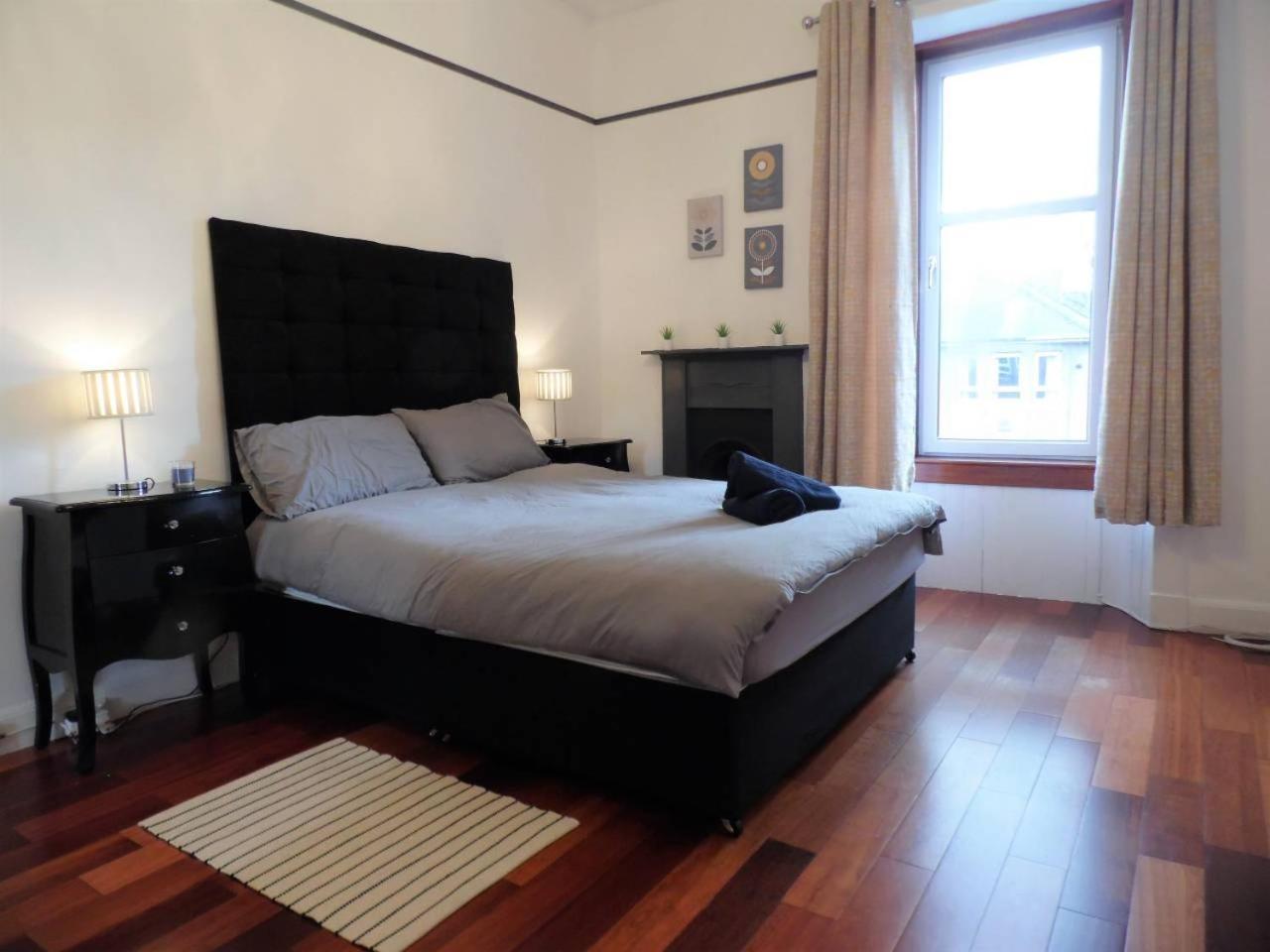 4 Bed Apartment, Paisley - Near GLA Airport view 5