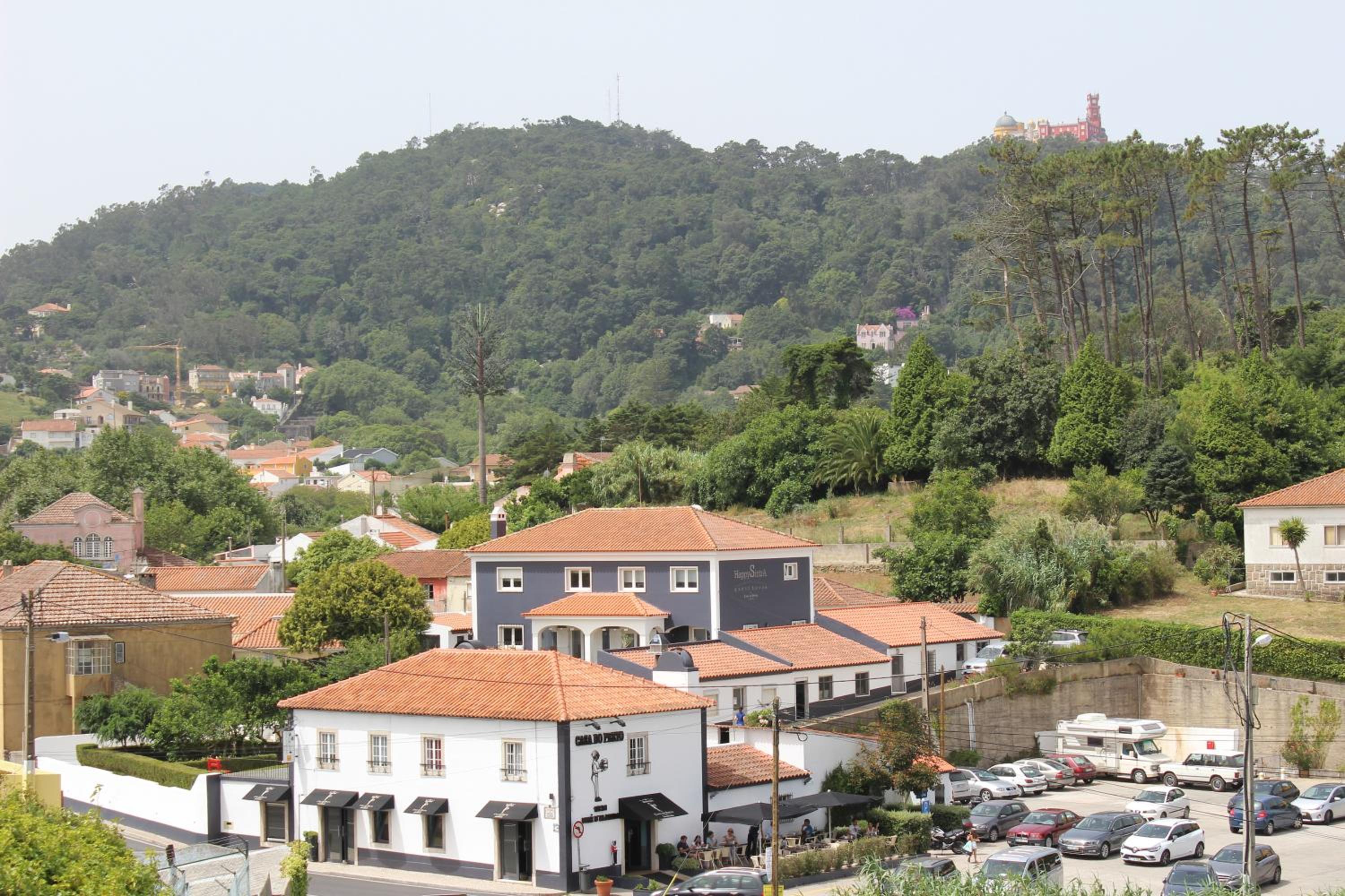 Hotel HappySintra GuestHouse by Casa do Preto - Image 1