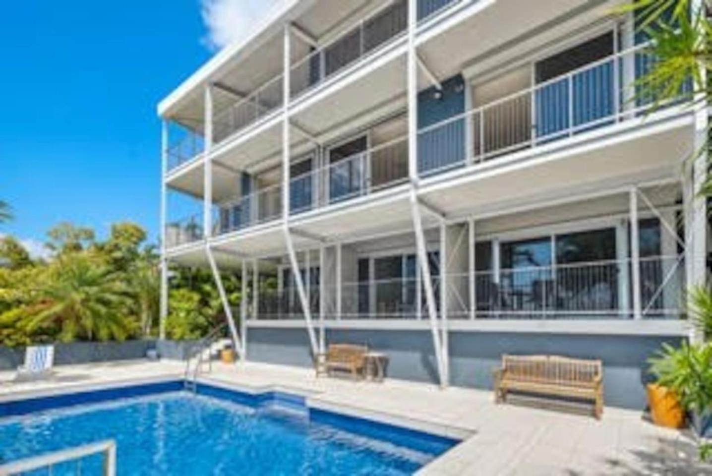 Baybliss Escape #2 - Adults Only
