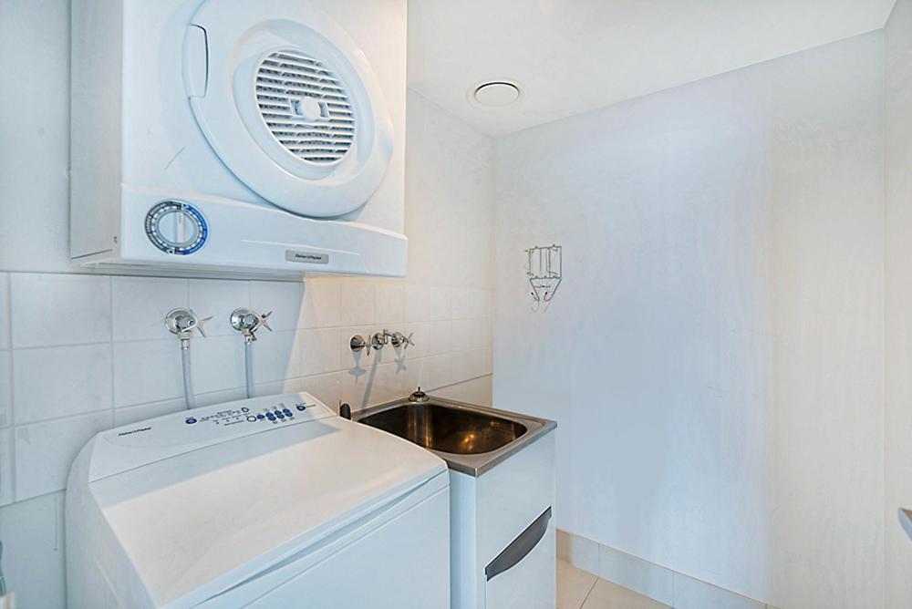 Number 1 H Residences - WiFi, Parking & More by Gold Coast Holidays