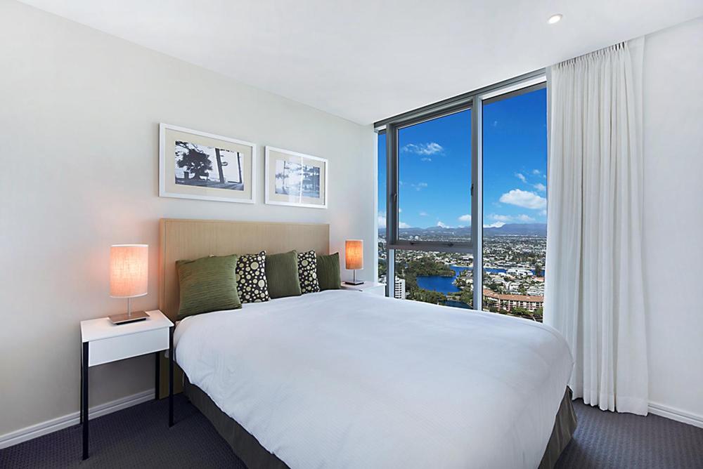 Number 1 H Residences - WiFi, Parking & More by Gold Coast Holidays