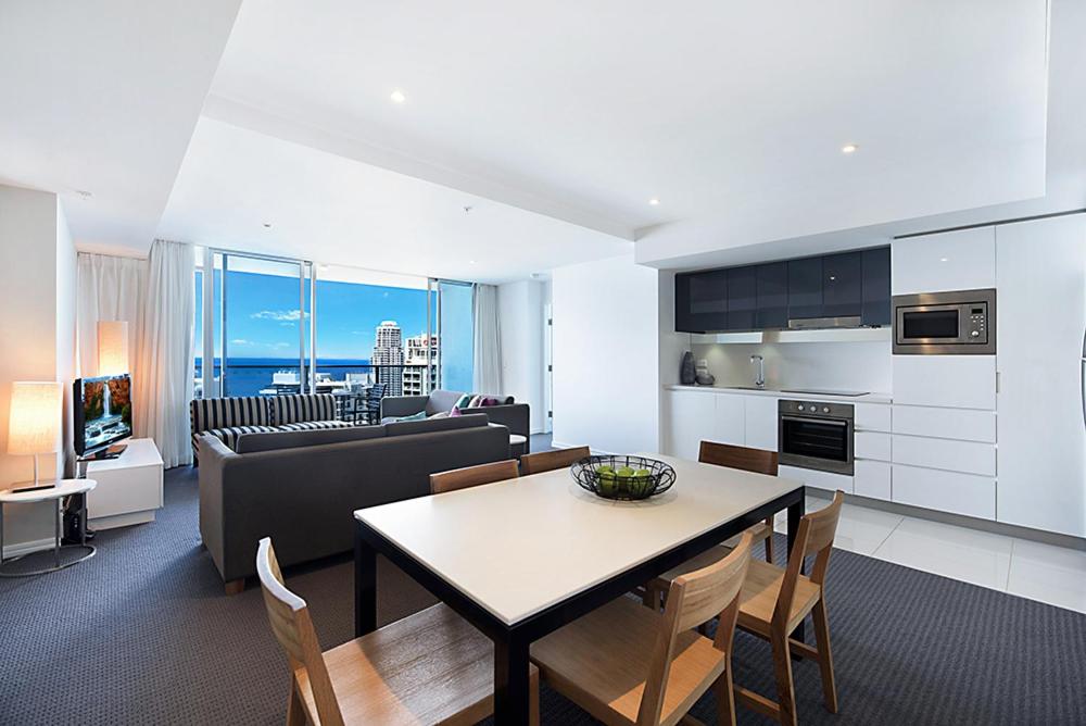 Number 1 H Residences - WiFi, Parking & More by Gold Coast Holidays