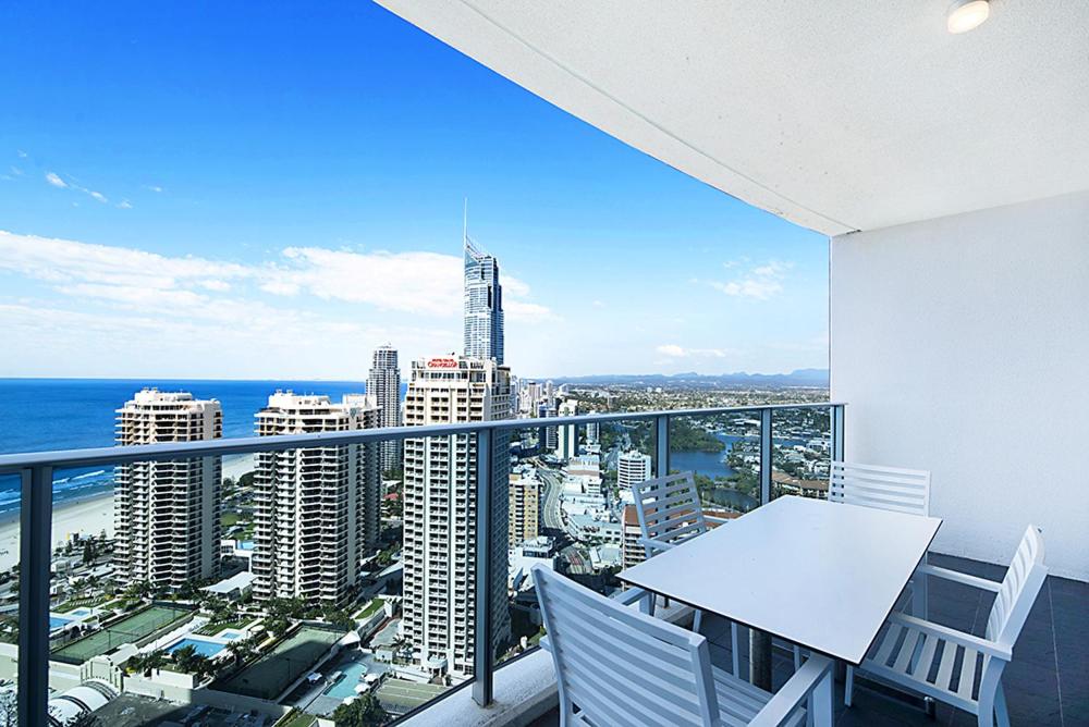 Number 1 H Residences - WiFi, Parking & More by Gold Coast Holidays