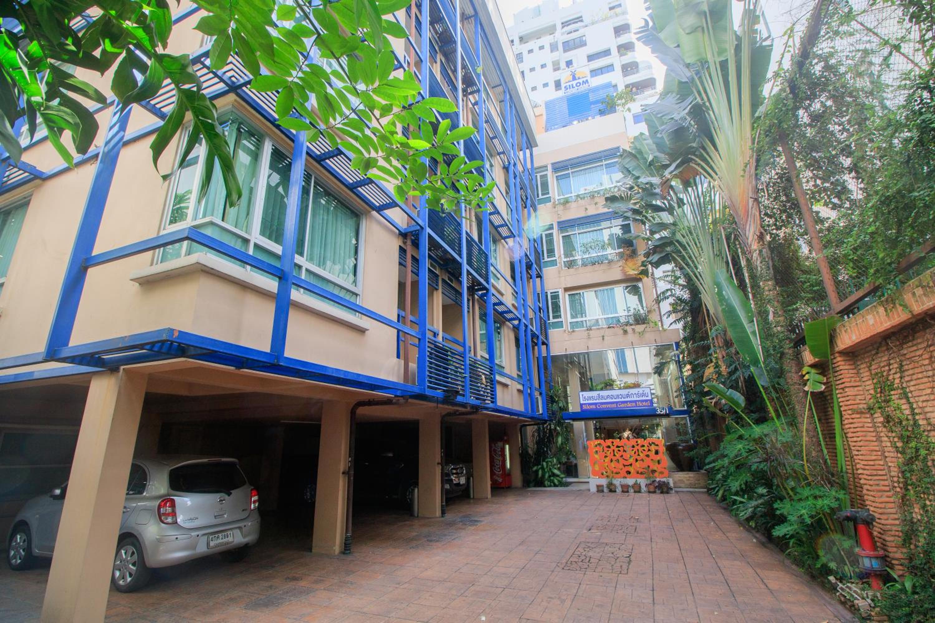 Silom Convent Garden