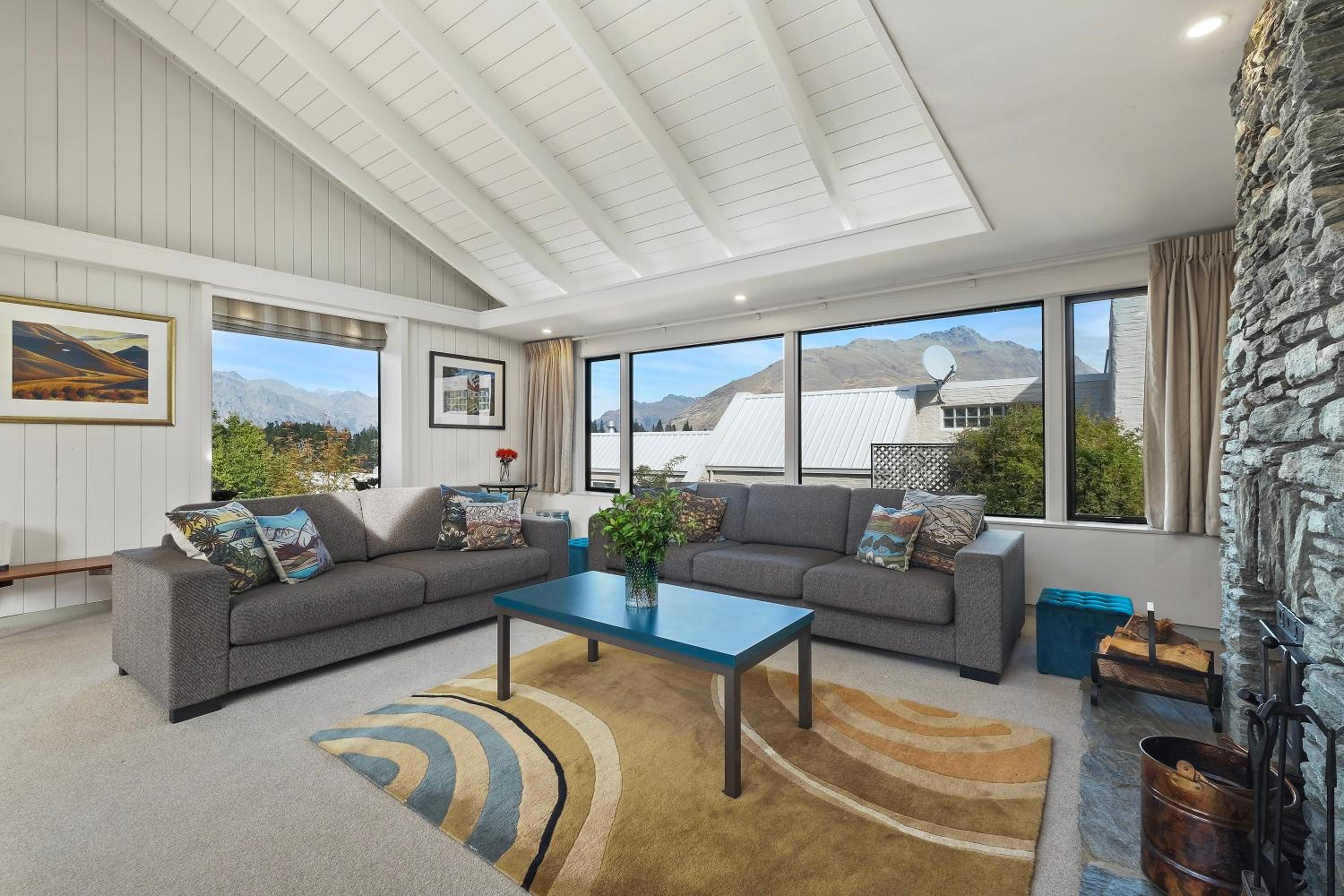 Suburb Retreat view 3