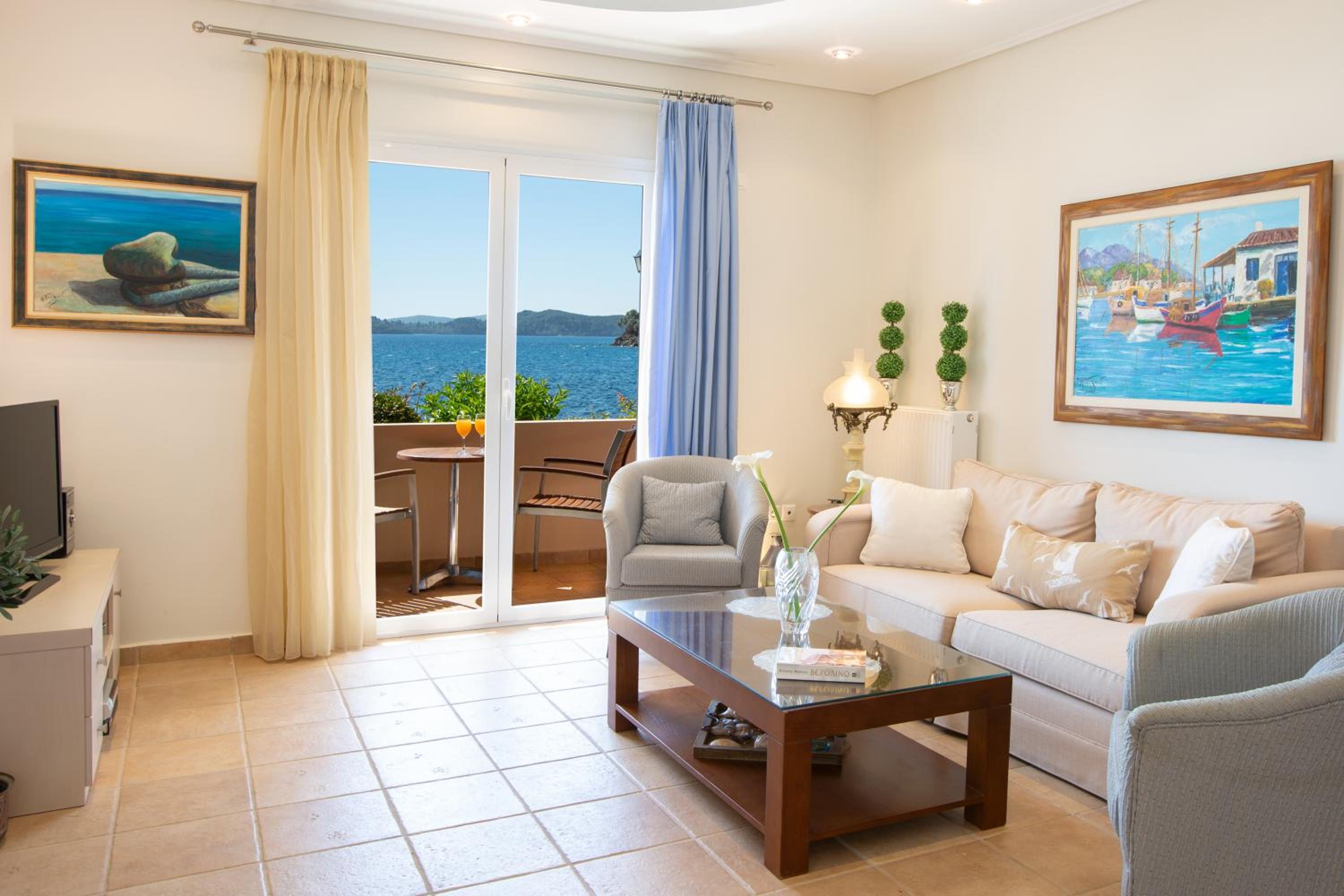 Thalassa Apartments photo 3