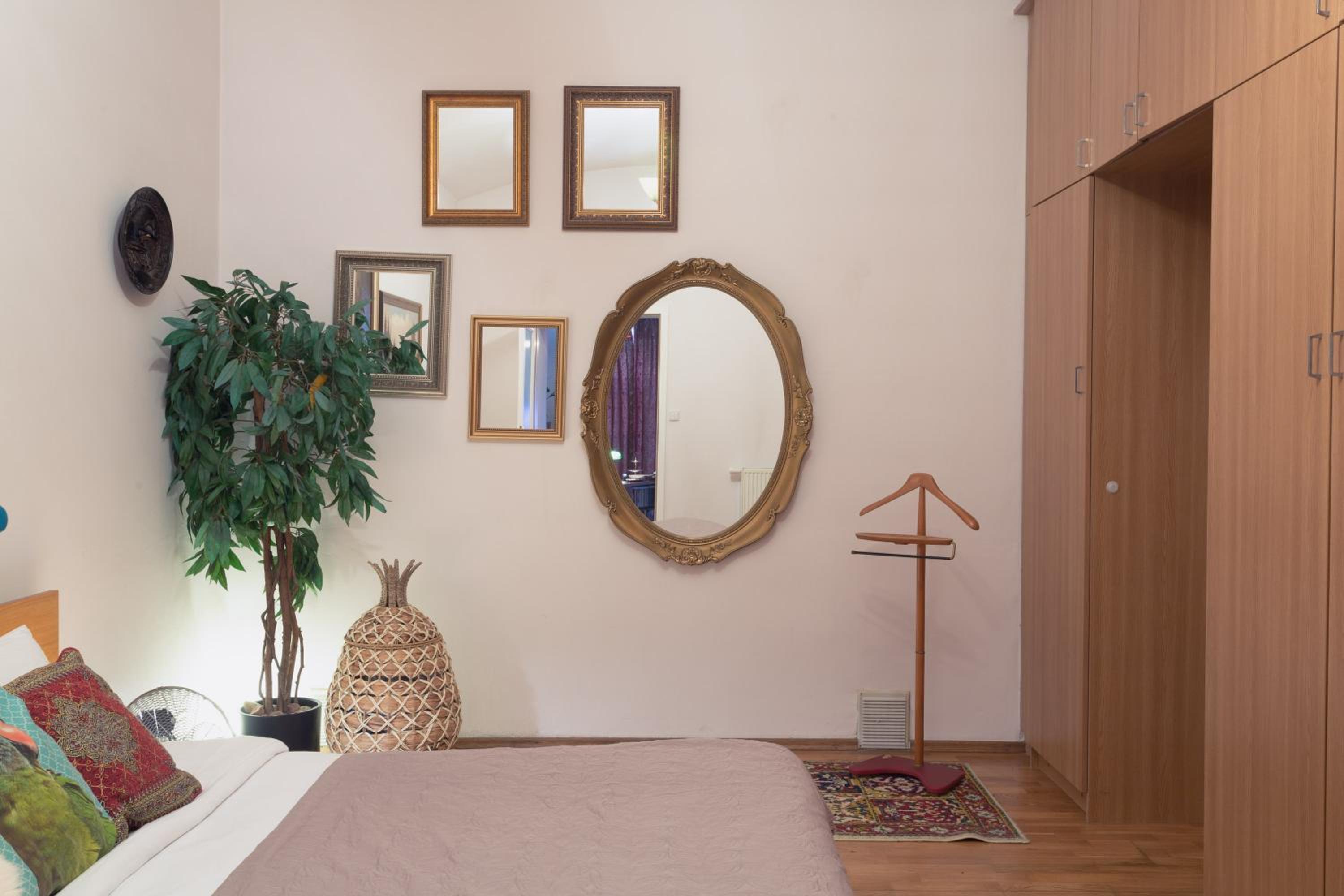 Victoria Design Stays - Apartment Rehorova