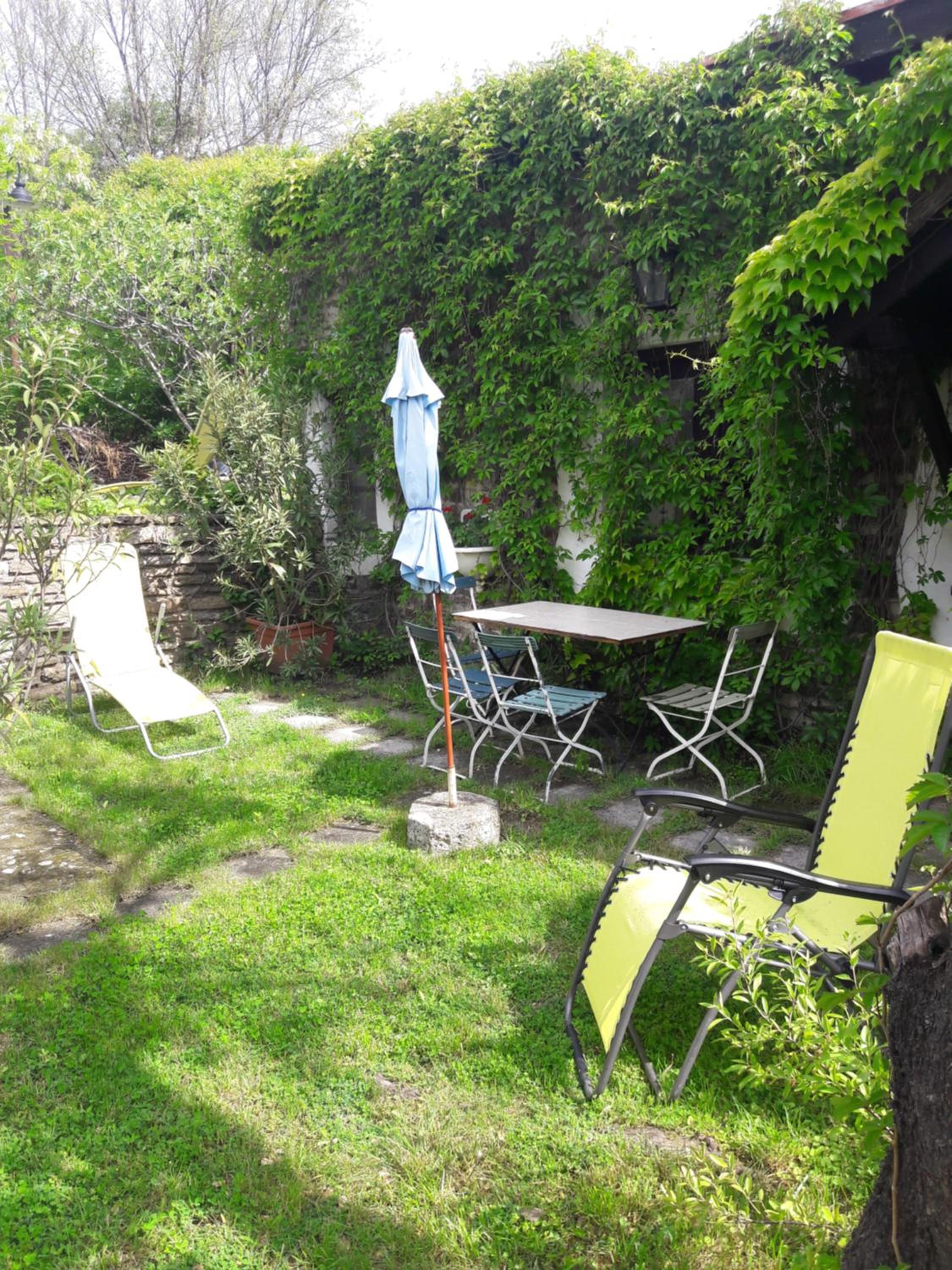 Babamúzeum kis apartman view 2