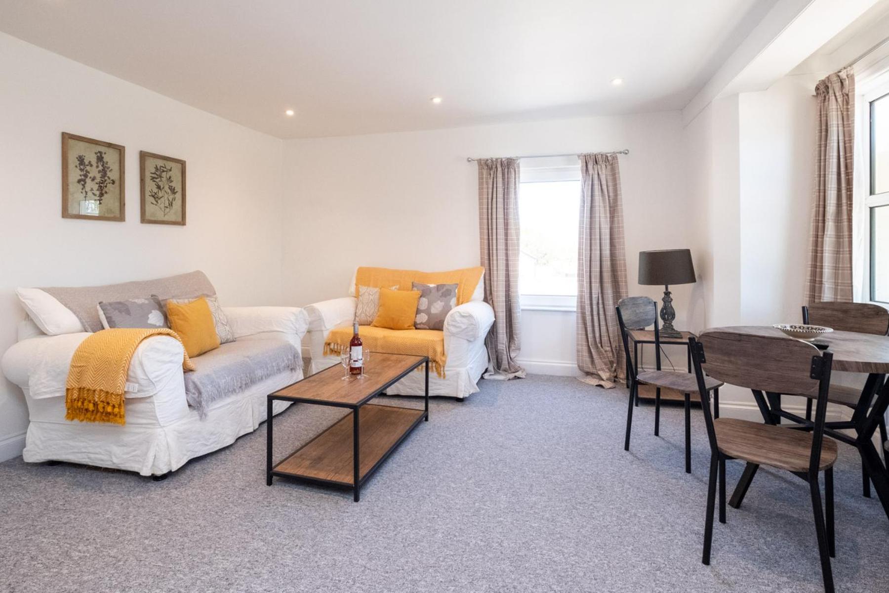 Elm - Three Tuns Apartments, Pettistree, Wickham Market - by Aldeburgh Coastal Cottages view 3