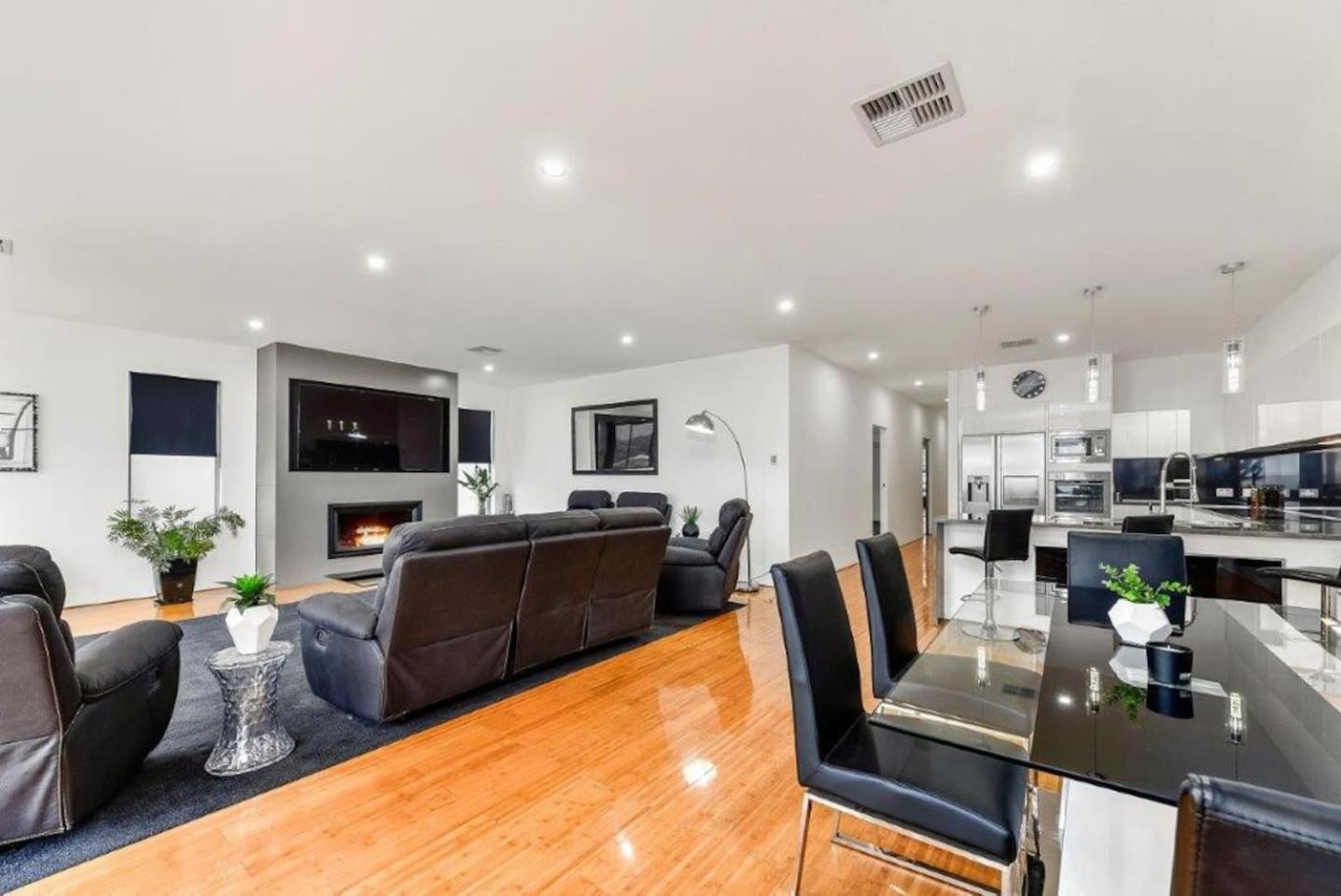 BENGALEE EXECUTIVE TOWNHOUSE- MODERN & STYLISH view 2