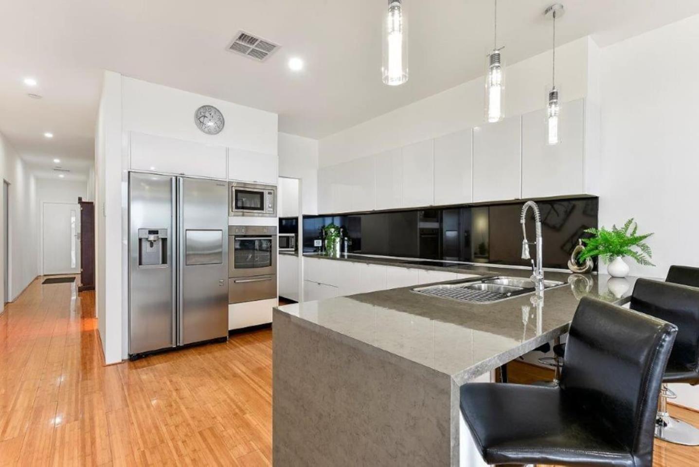 BENGALEE EXECUTIVE TOWNHOUSE- MODERN & STYLISH view 3