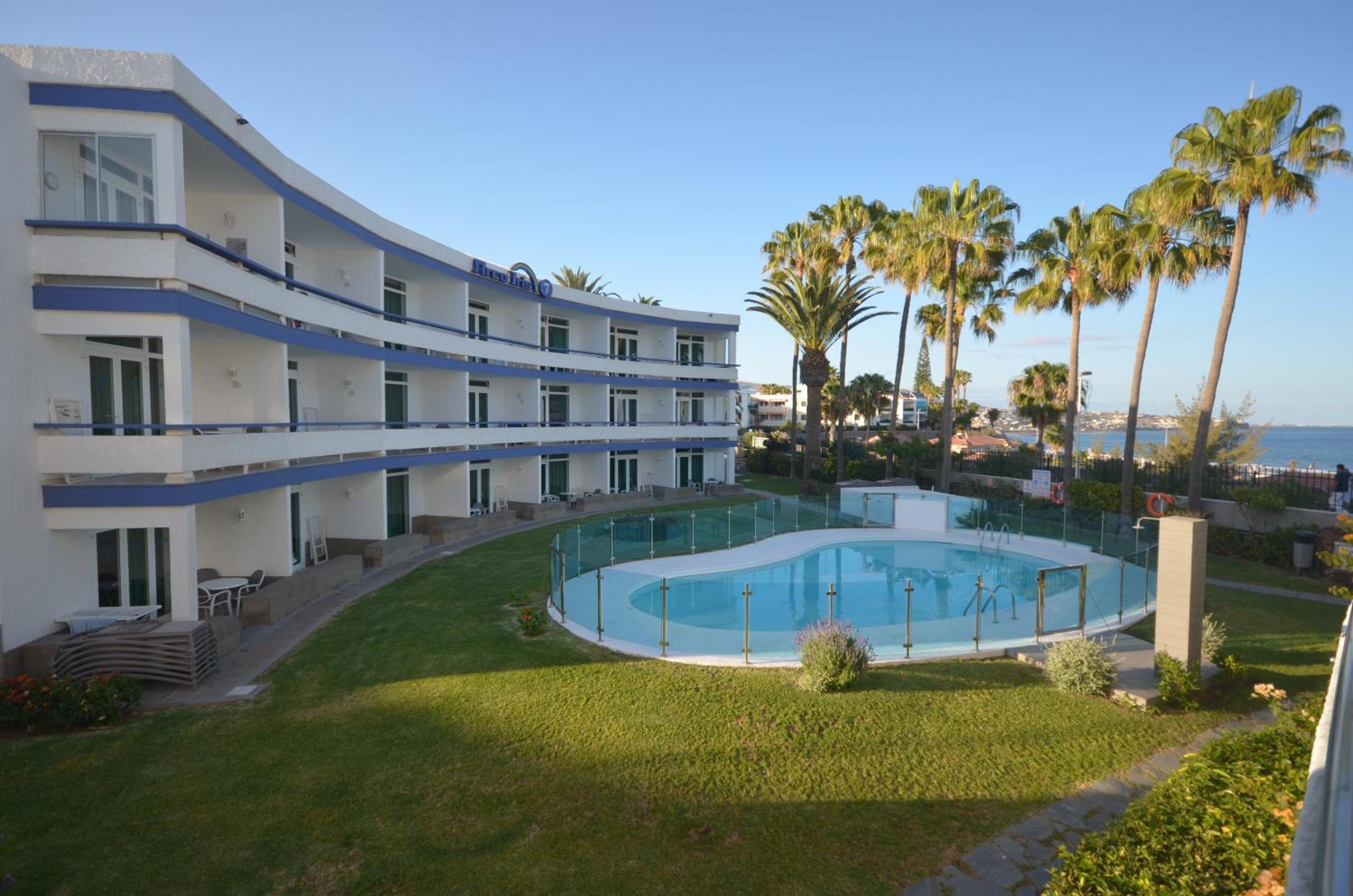 Apartamentos Arco Iris view 2