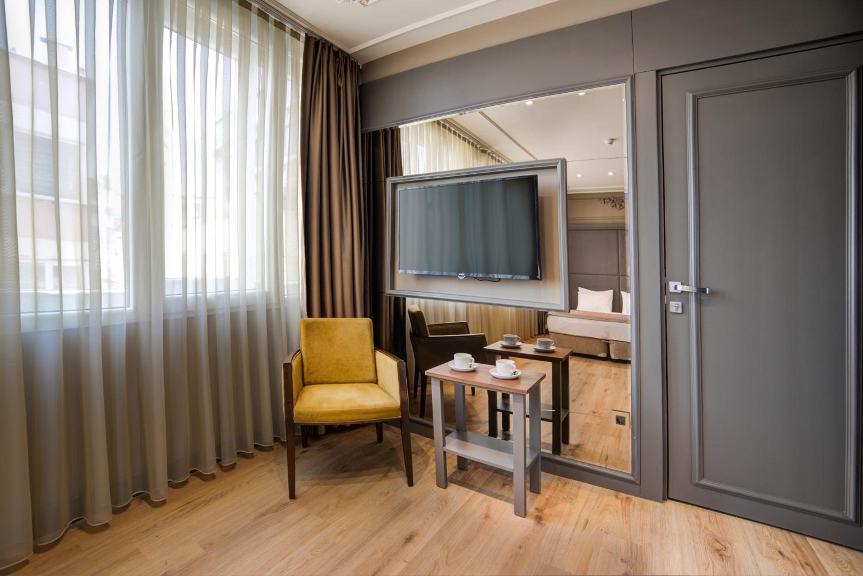 Taksim Premium Hotel - Image 23