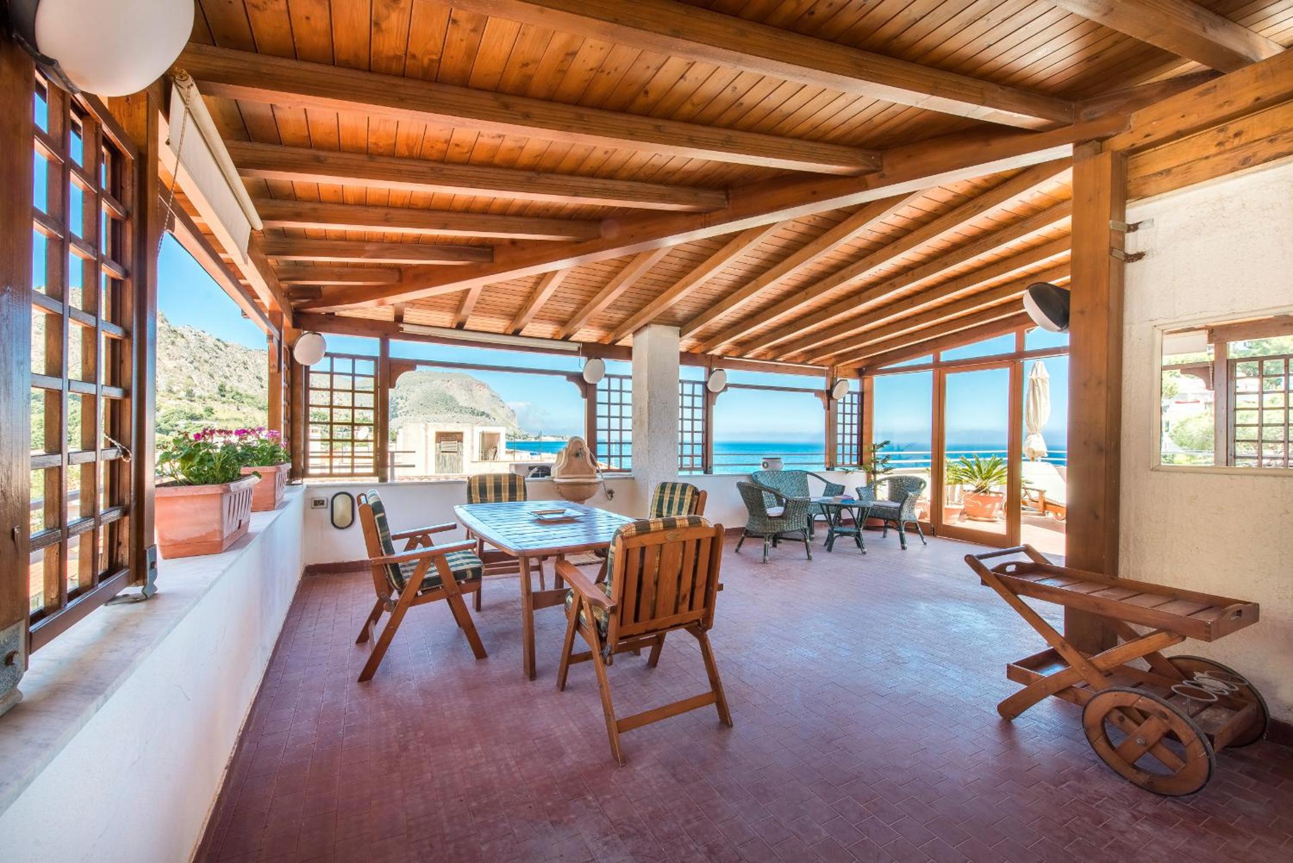 Casa con Terrazza sul Mare all'Addaura by Wonderful Italy