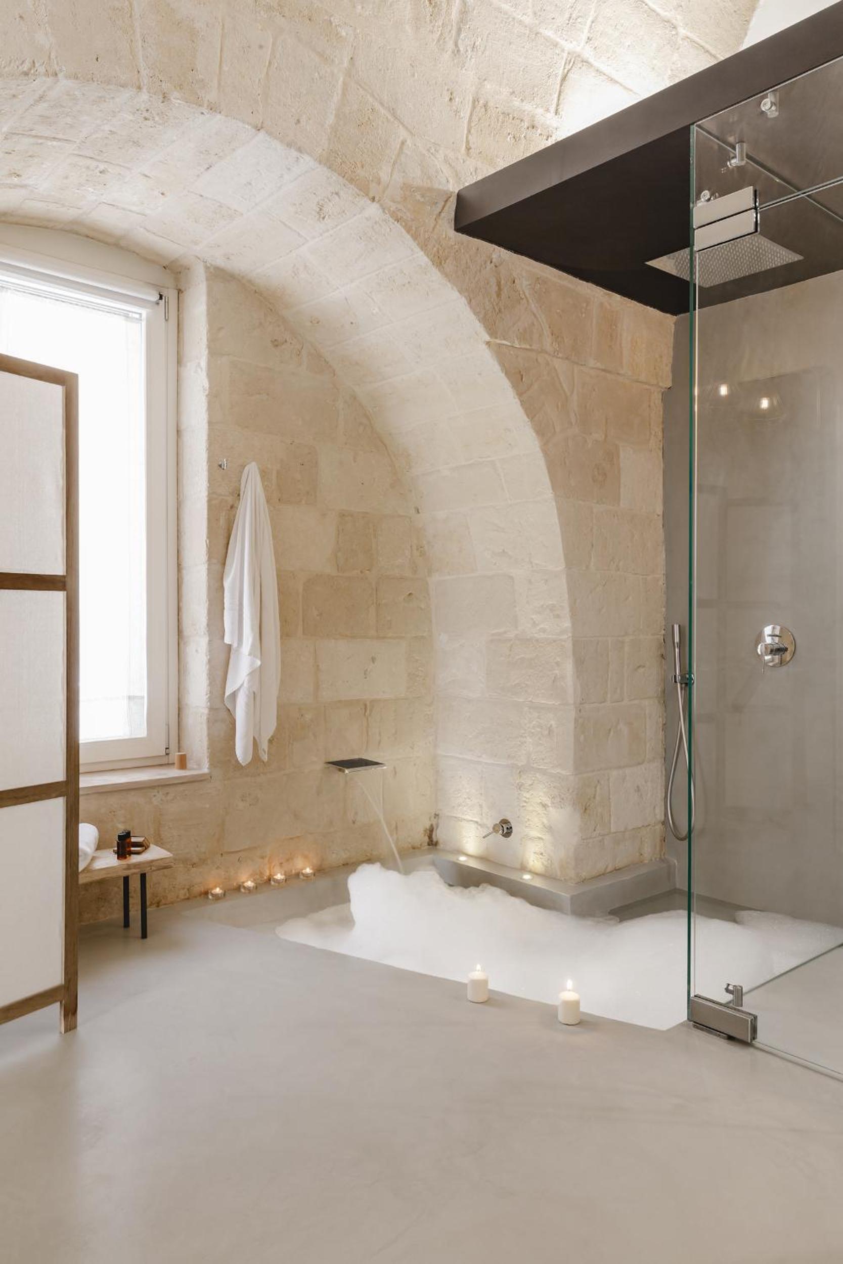 Hydria Rooms en Matera — bathroom