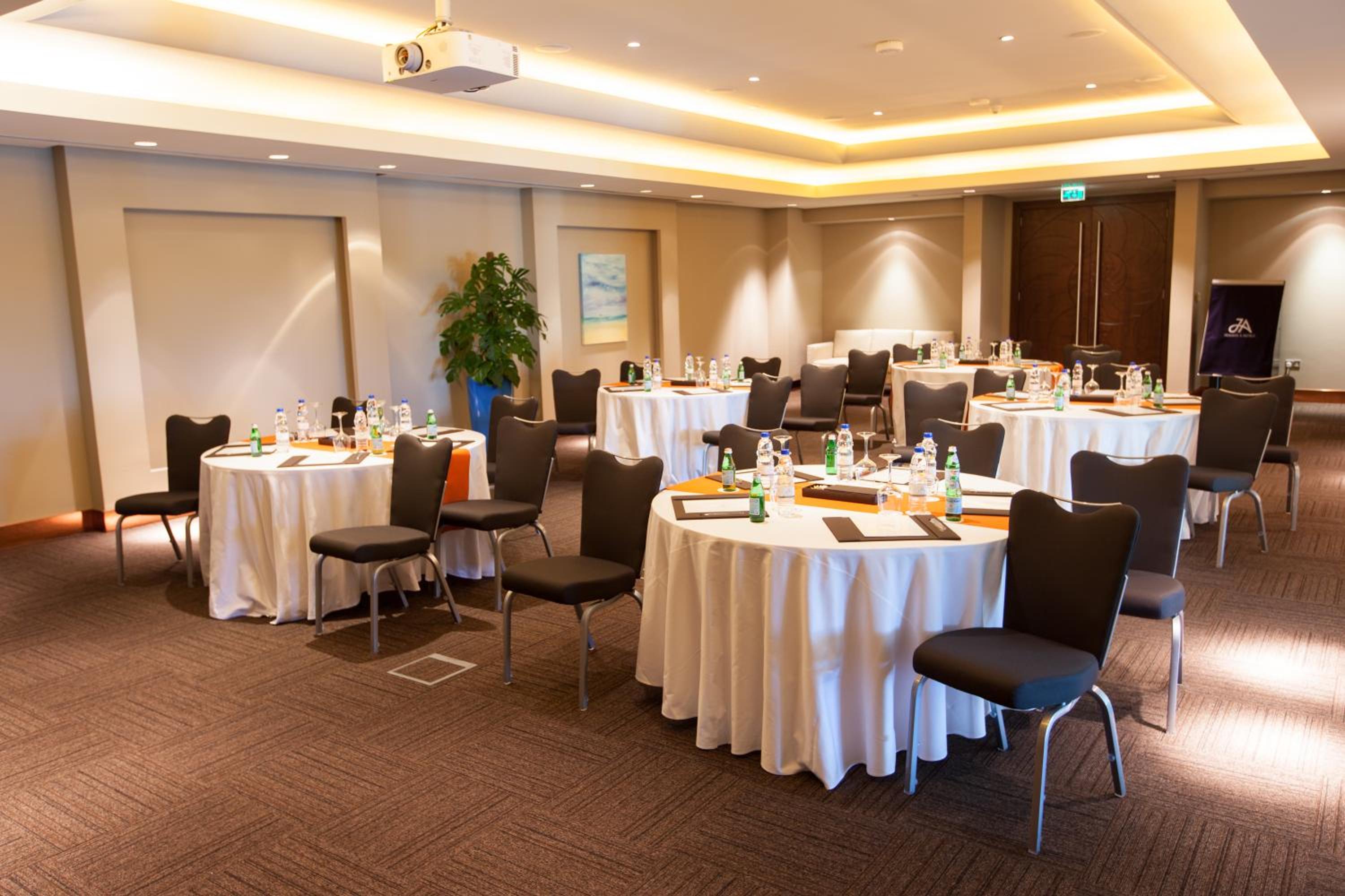 JA Ocean View Hotel, Jumeirah Beach Dubai 3