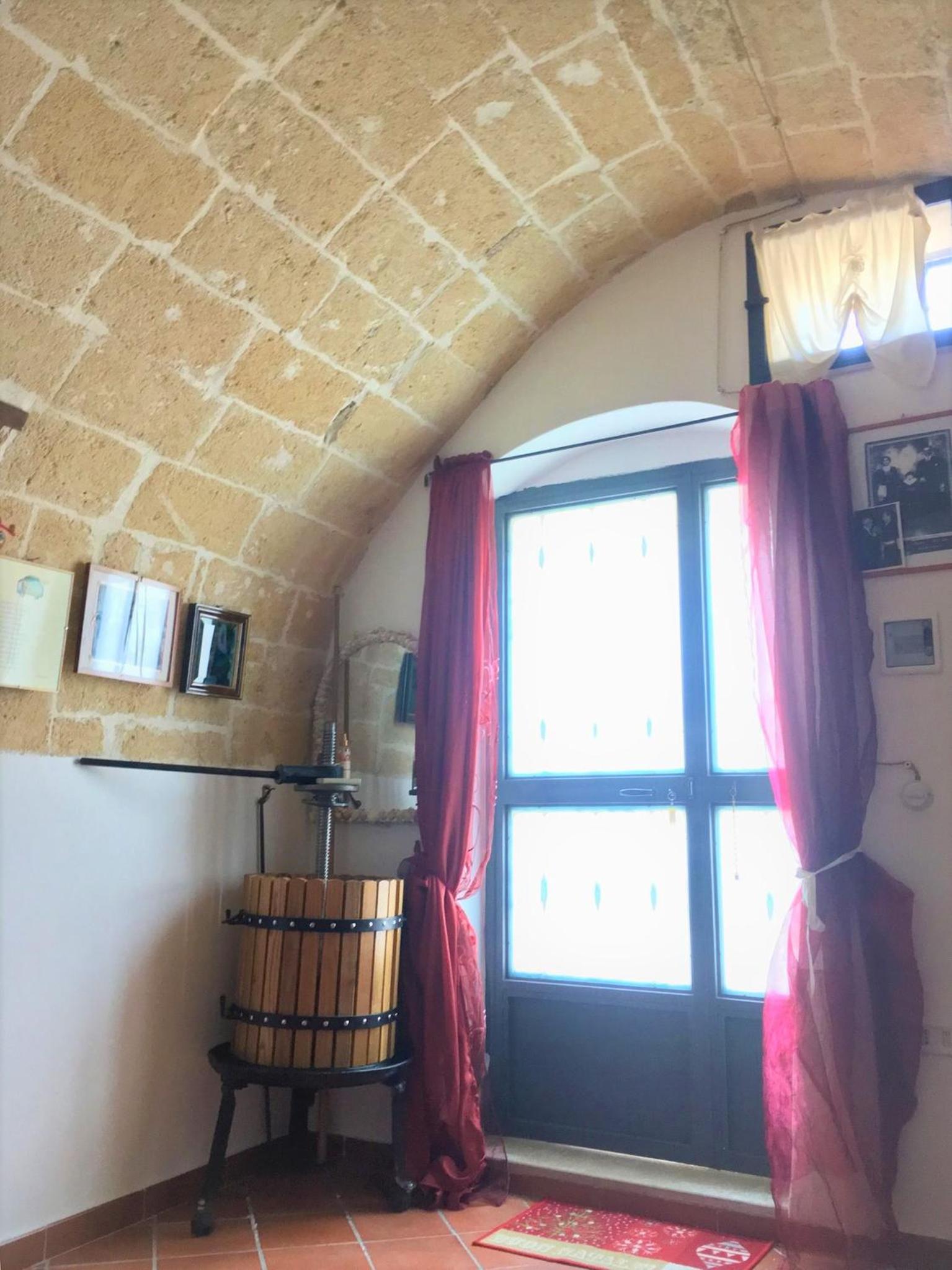 Patanella Wine