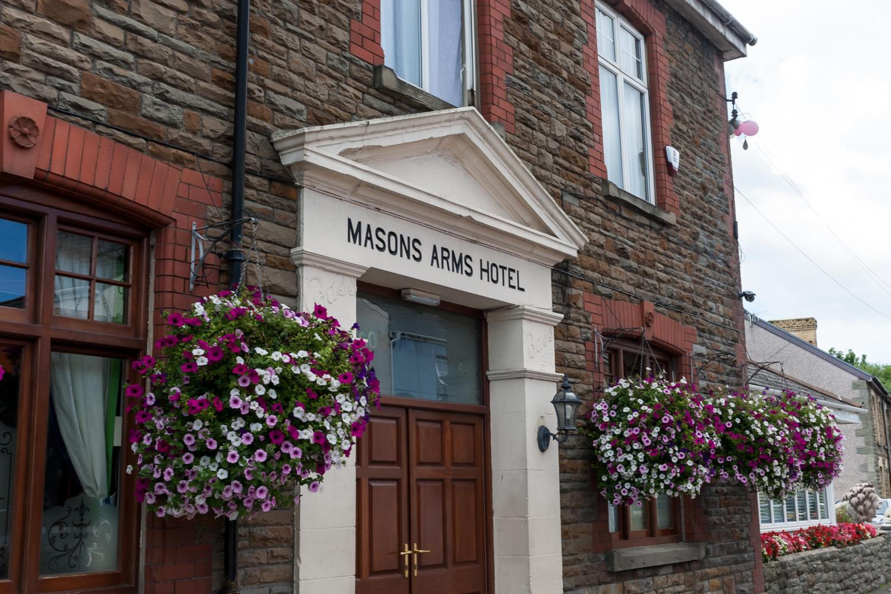 Bridgend Vacations - The Masons Arms Hotel - Property Image 5