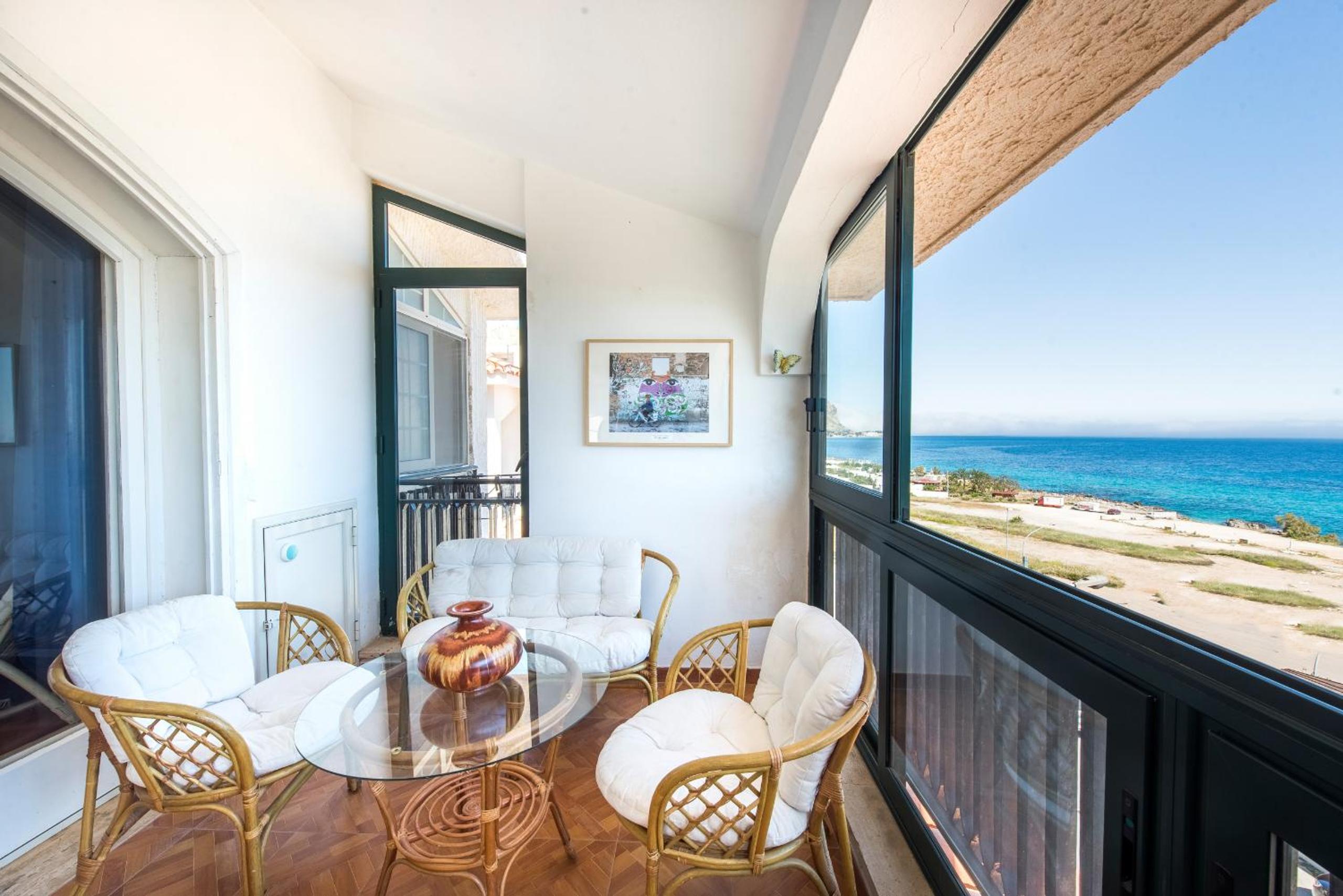 Casa con Terrazza sul Mare all'Addaura by Wonderful Italy