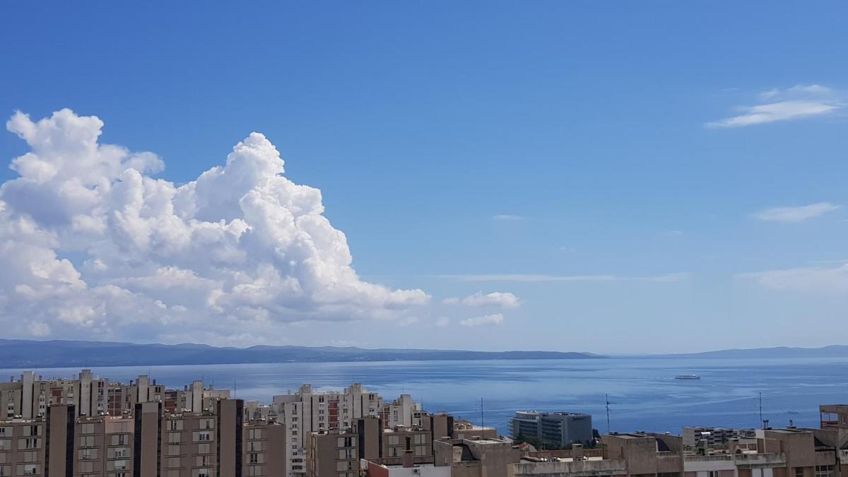 LEILANI -Stunning view apartment near the center! view 3