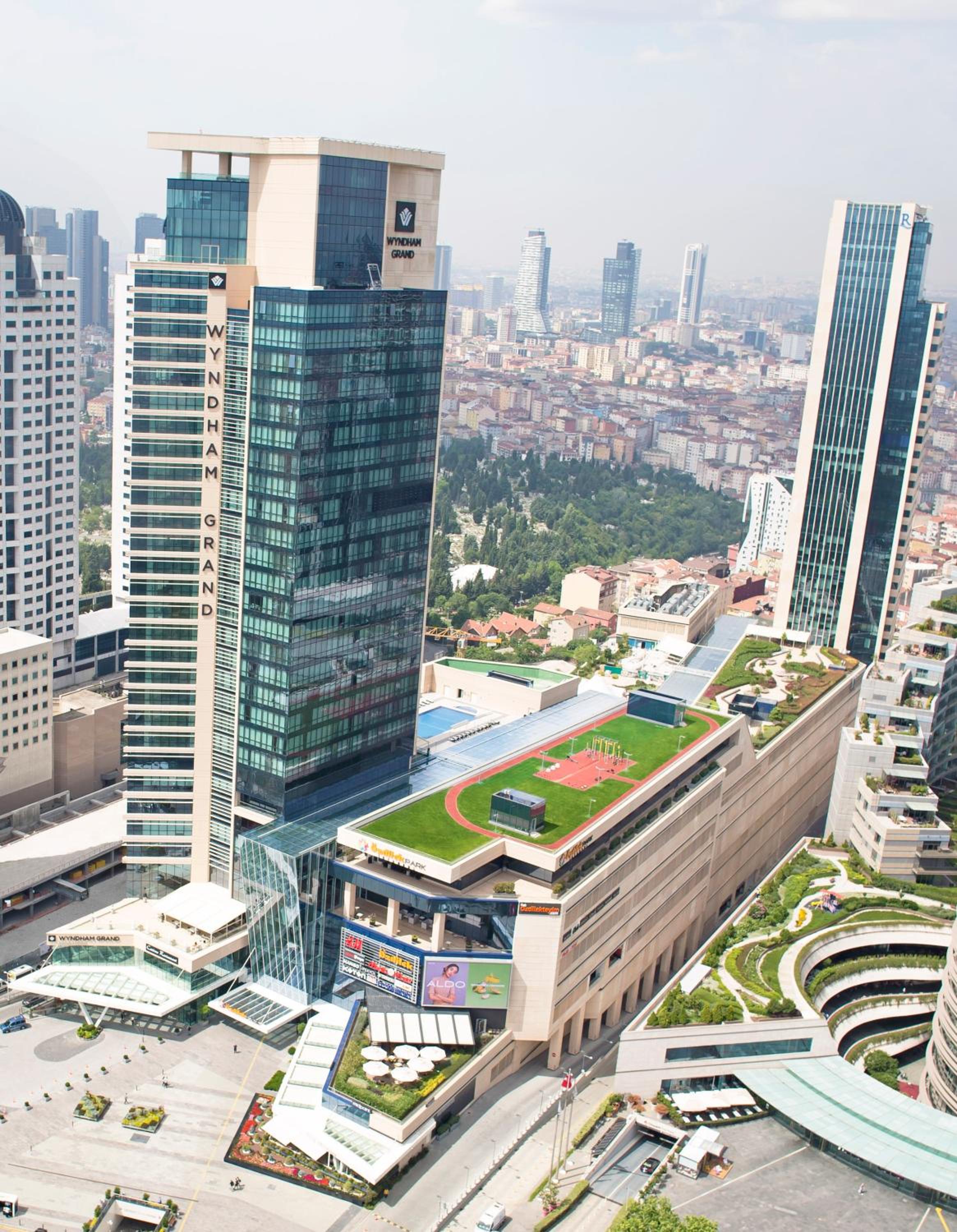Wyndham Grand İstanbul Levent - Image 14