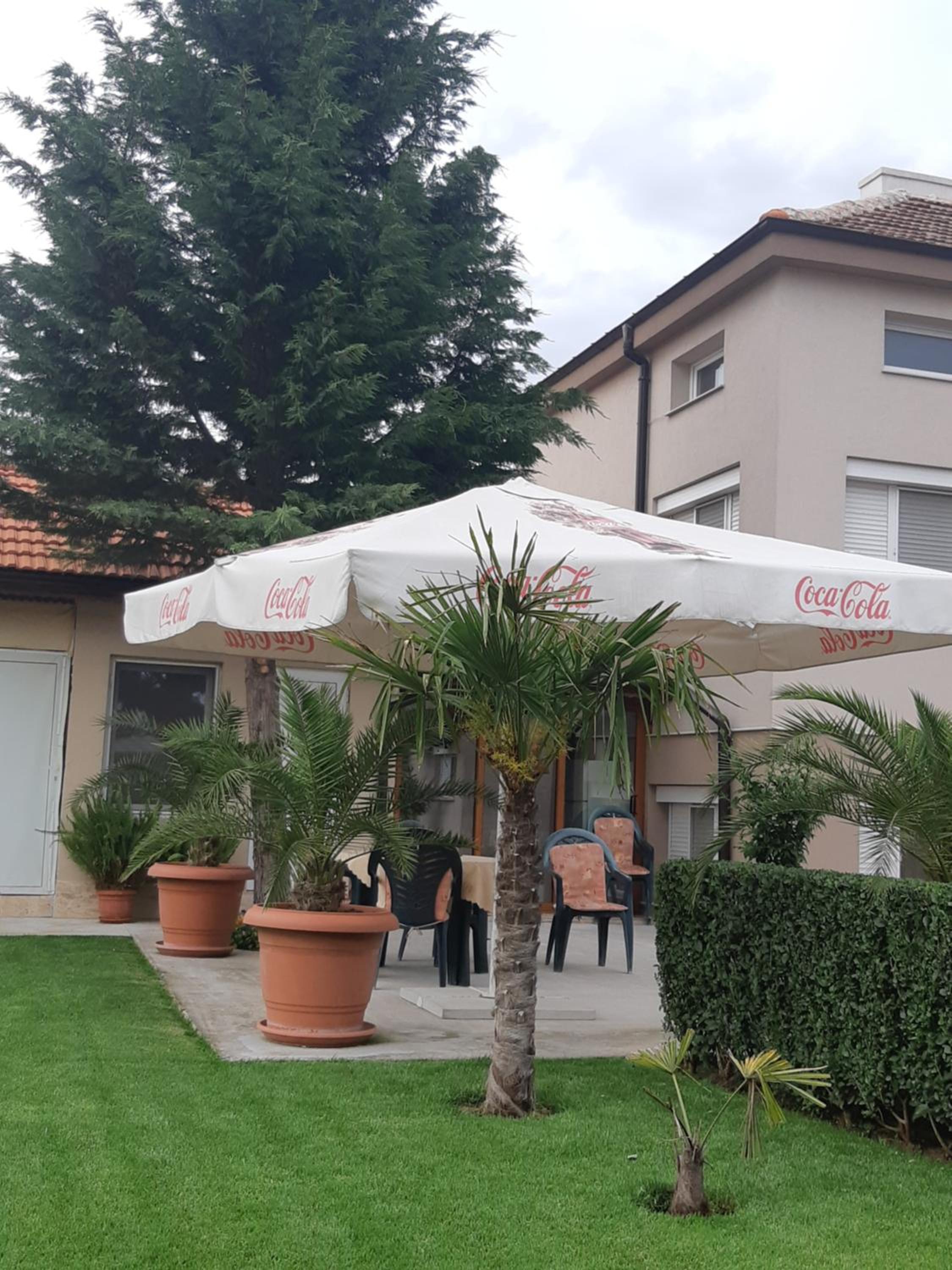 Villa Ros Guest House