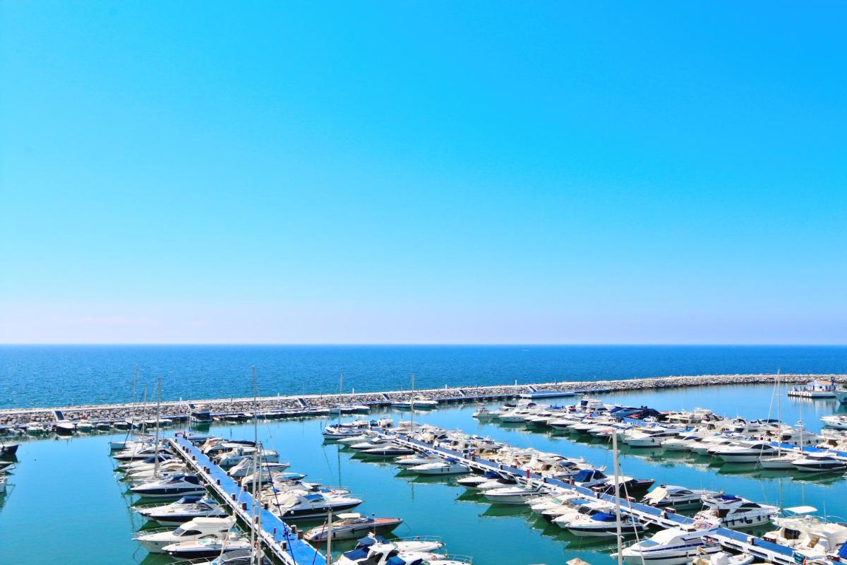 Luxury Penthouse, Puerto Banús Harbour, Marbella photo 2