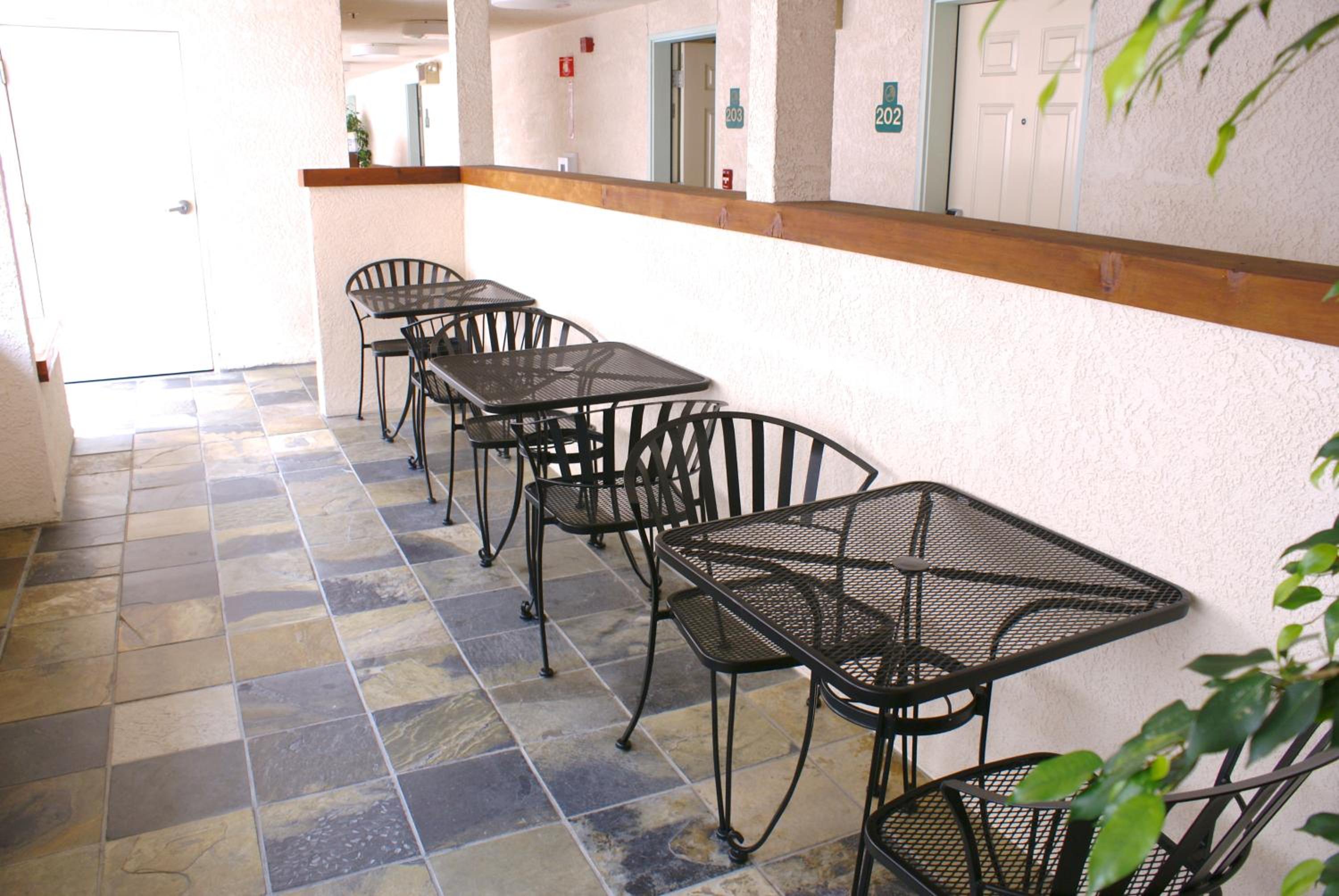 Airport Inn