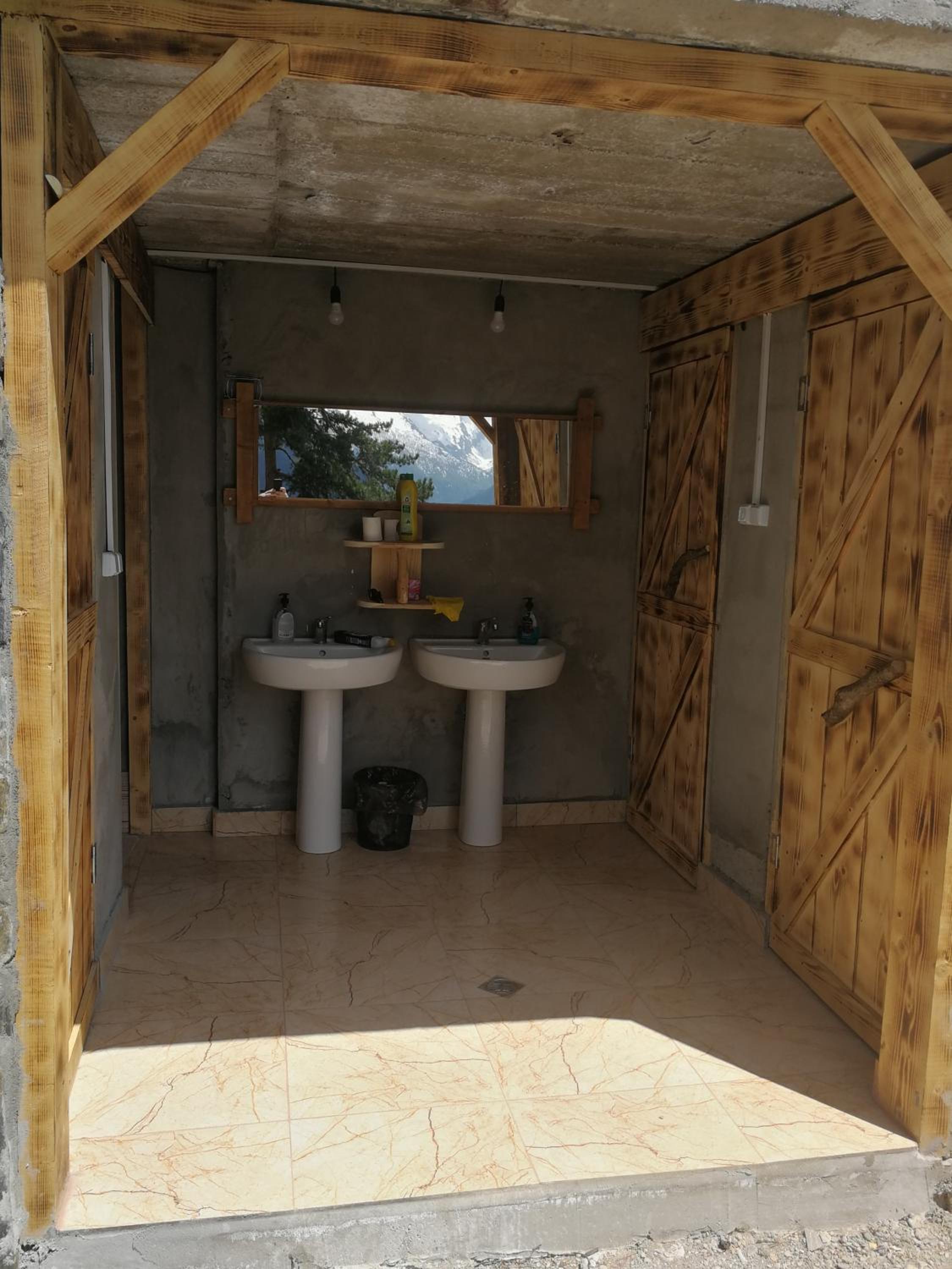 Heshkili huts and cabins Svaneti