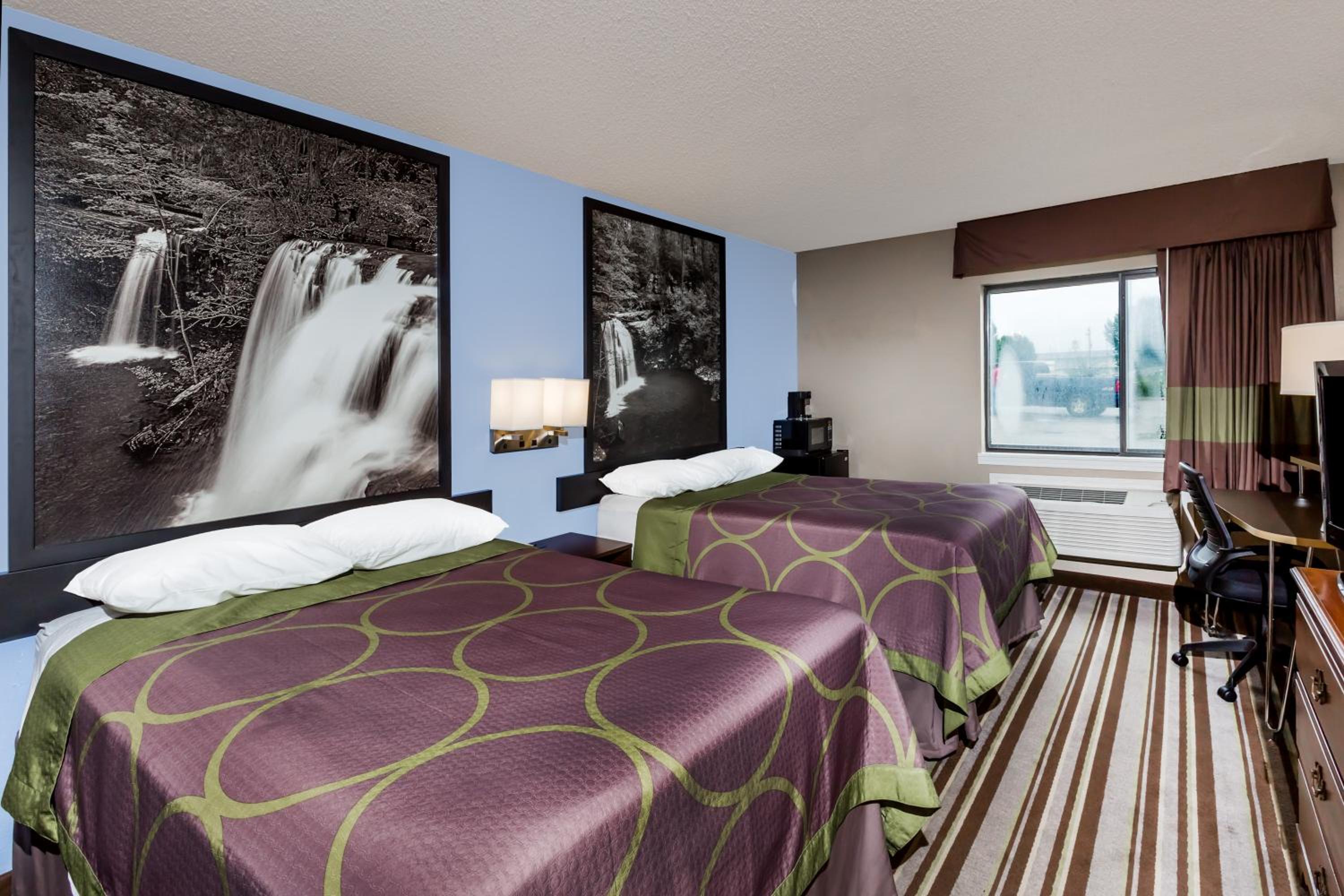 Jonesboro Vacations - Super 8 by Wyndham Jonesboro - Property Image 2