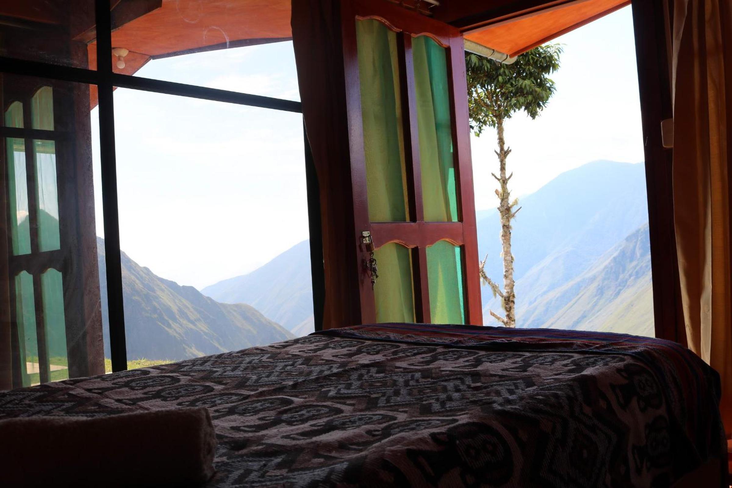 Llactapata Lodge overlooking Machu Picchu - camping - restaurant