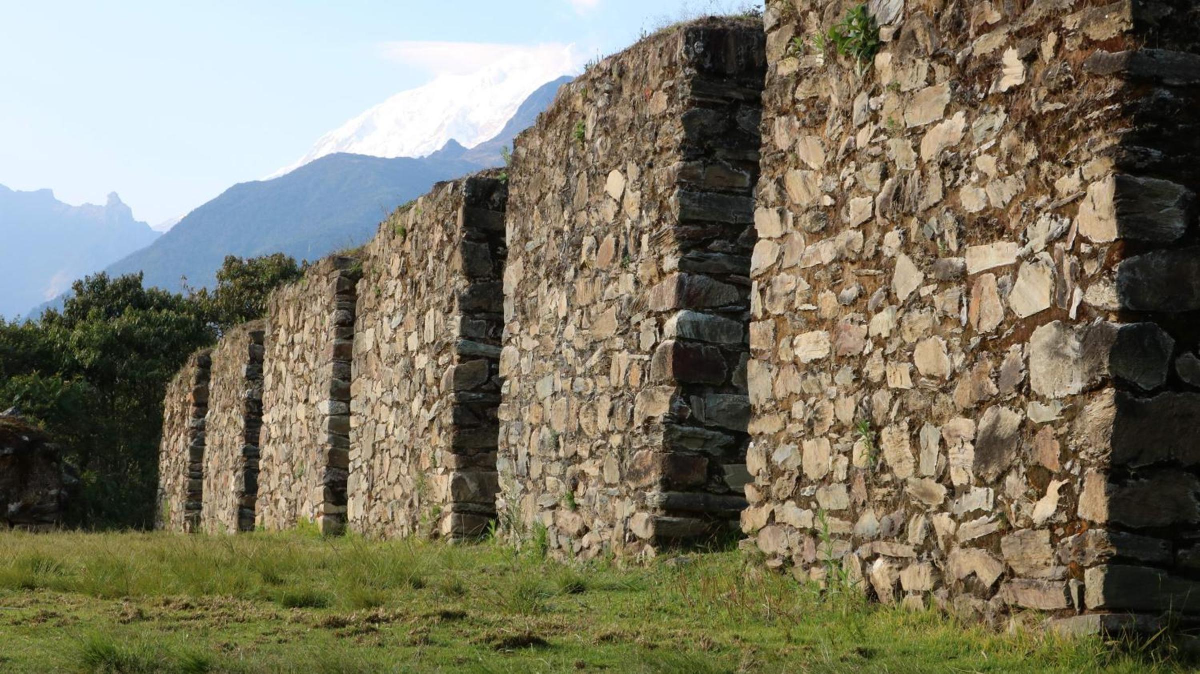Llactapata Lodge overlooking Machu Picchu - camping - restaurant