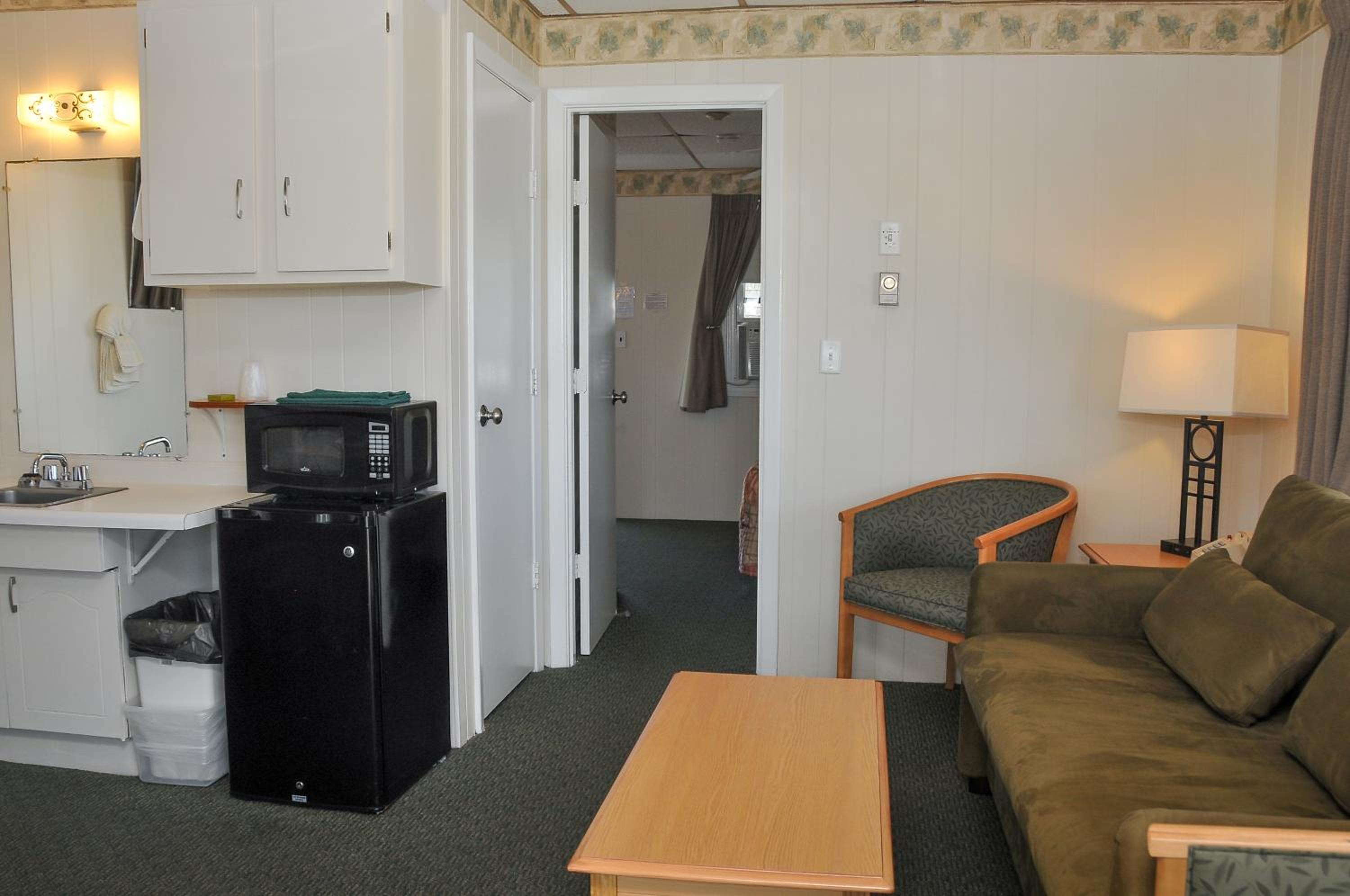 Friendship Oceanfront Suites