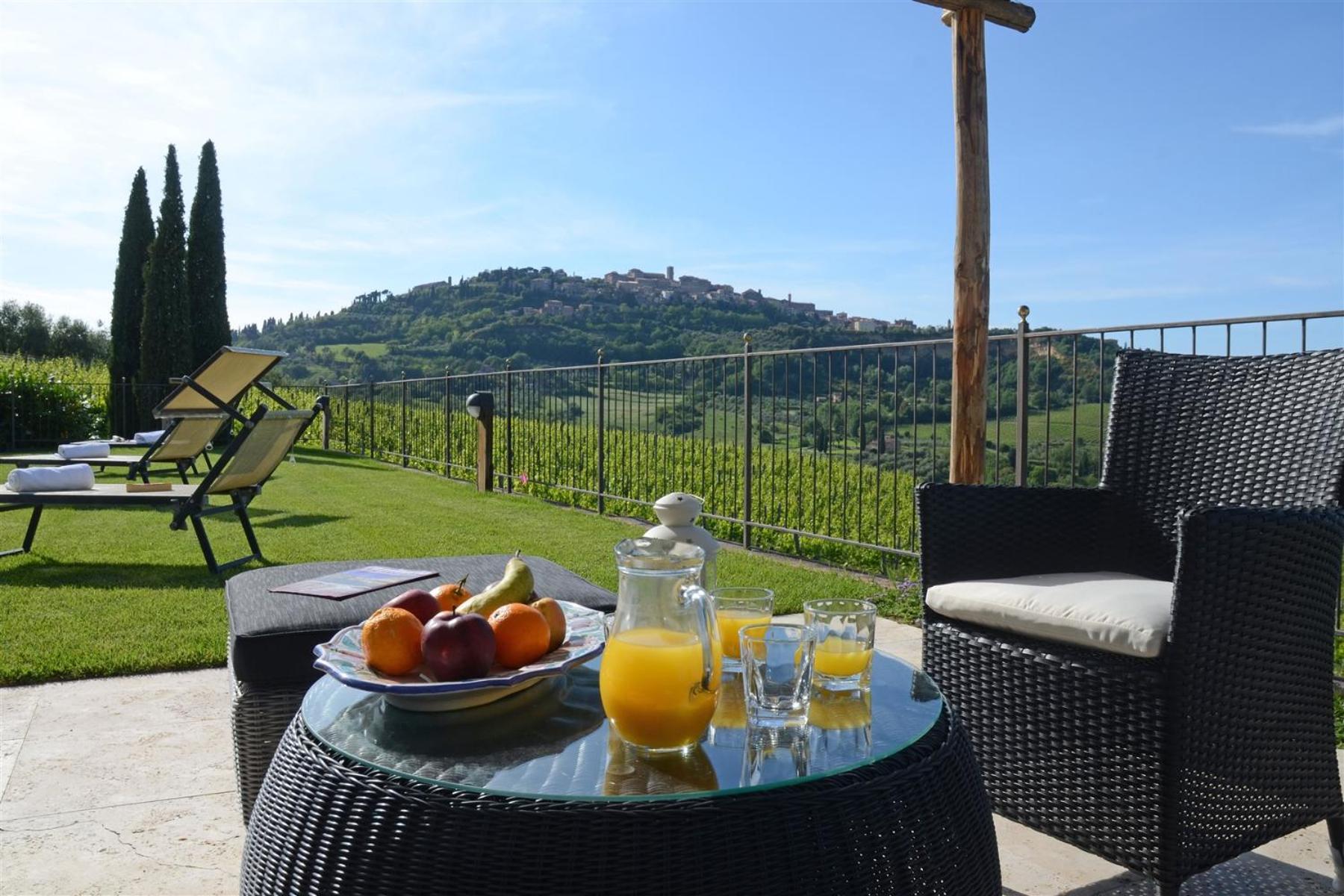 The Grapevine by MANVI view 3