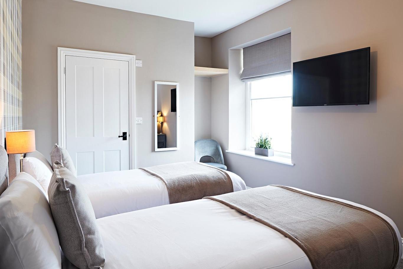 Dorchester Vacations - The Frampton Arms - Property Image 3