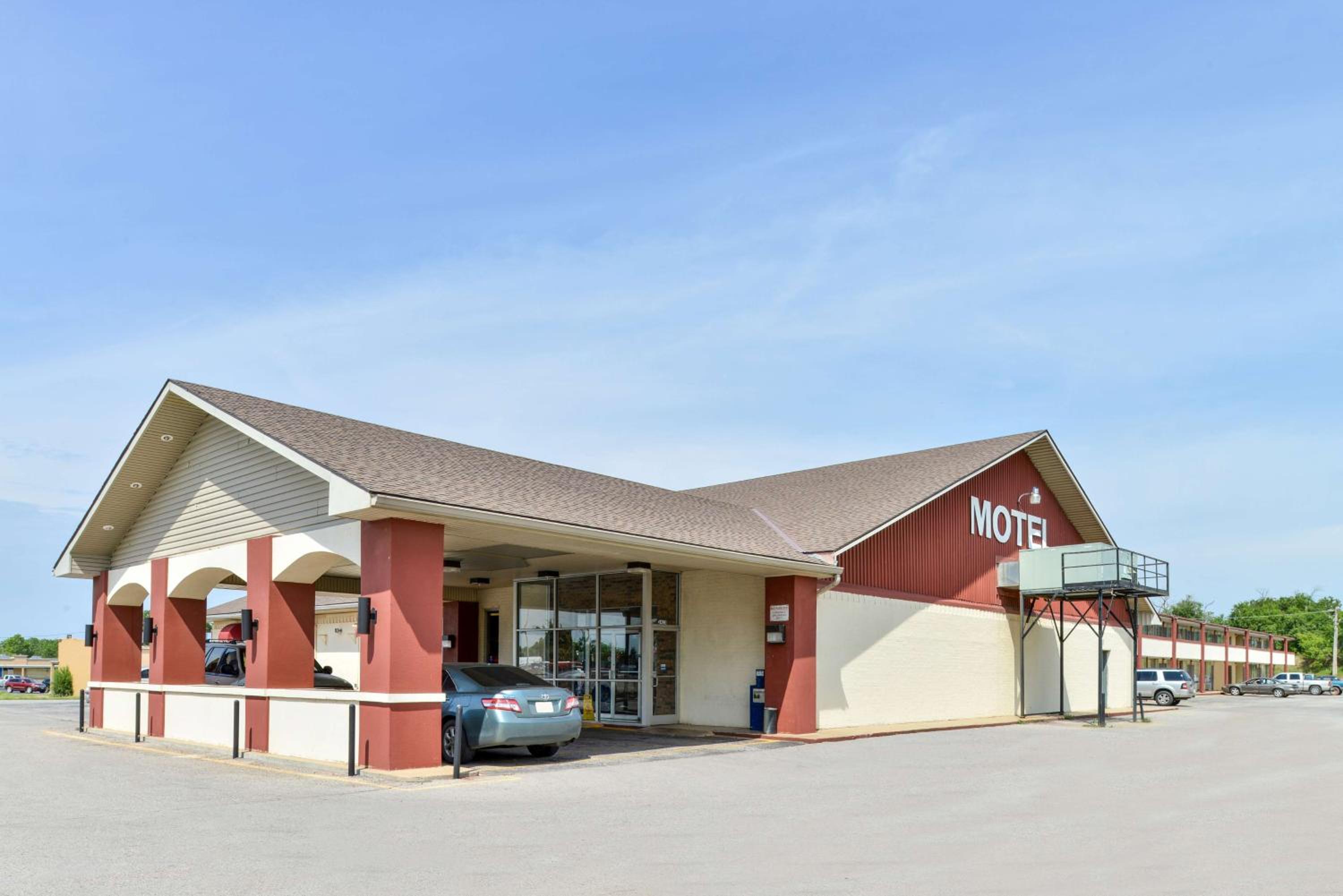 Castle Inn & Suites Anadarko view 4