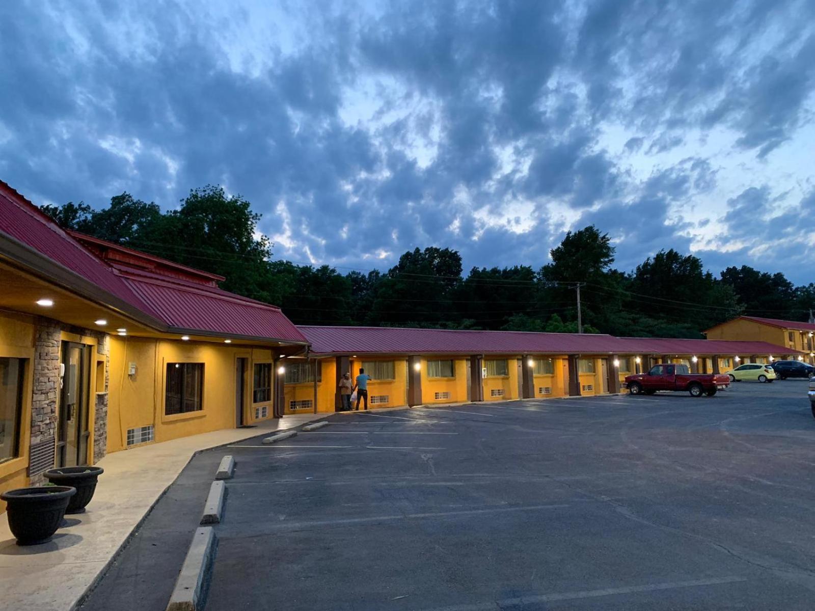 Hotel Journey Inn Marion