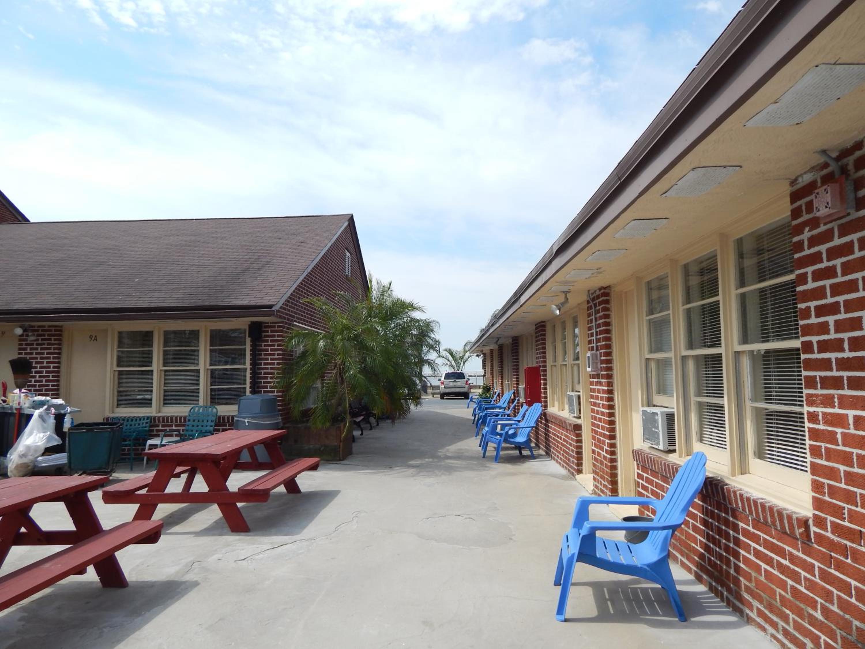 Oceanic Motel