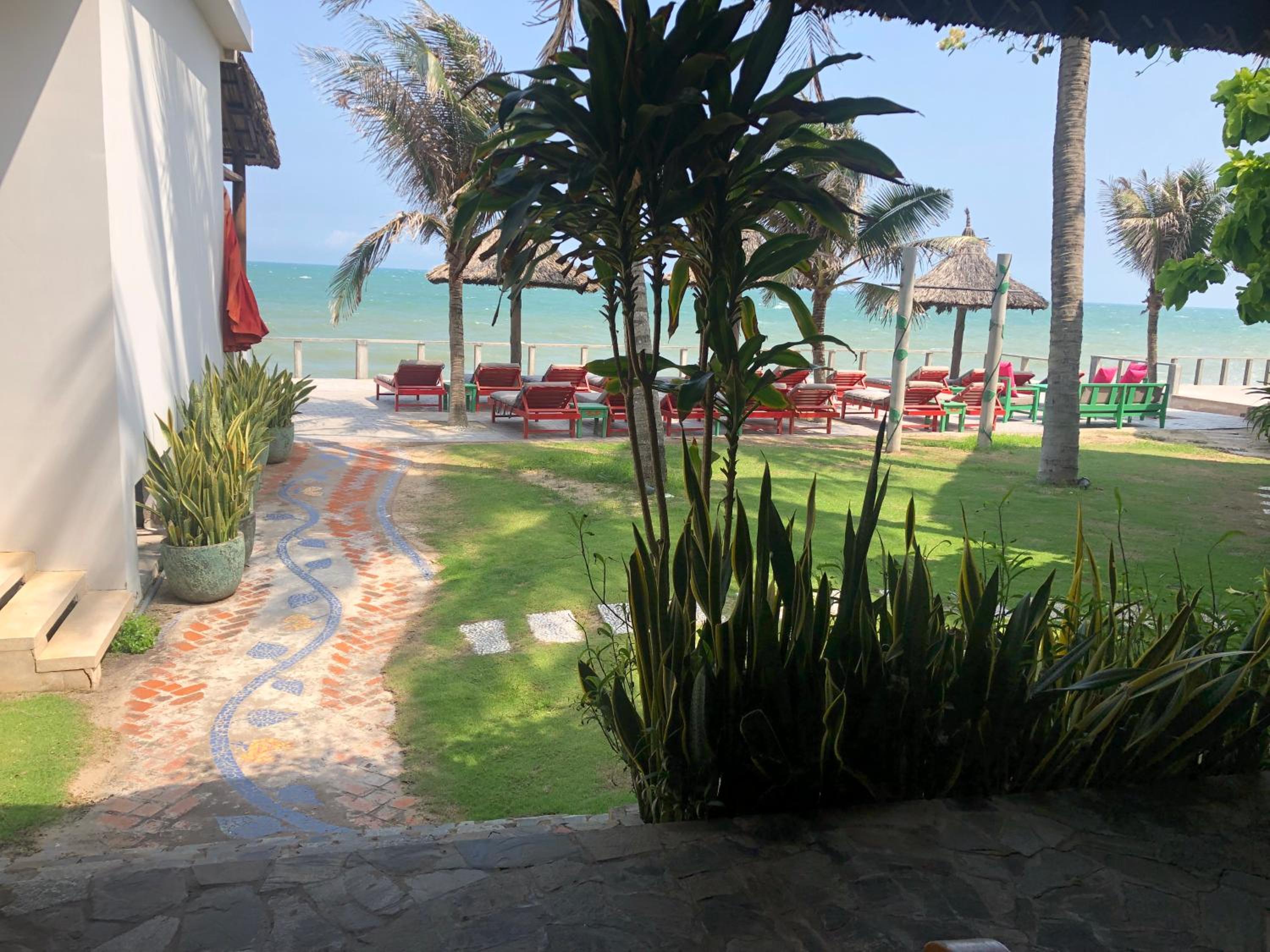 Full Moon Beach Resort