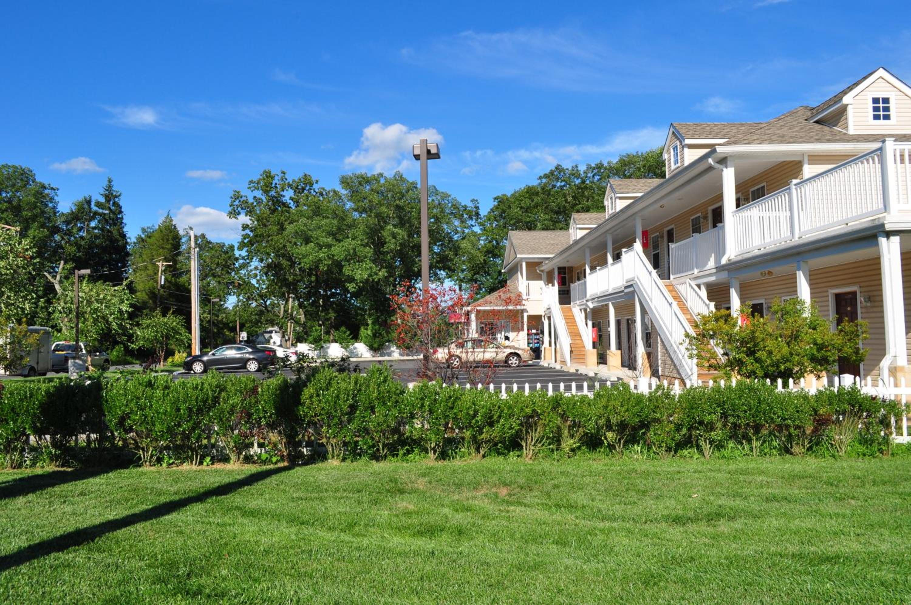 At 9 Motel Near Freehold I-195