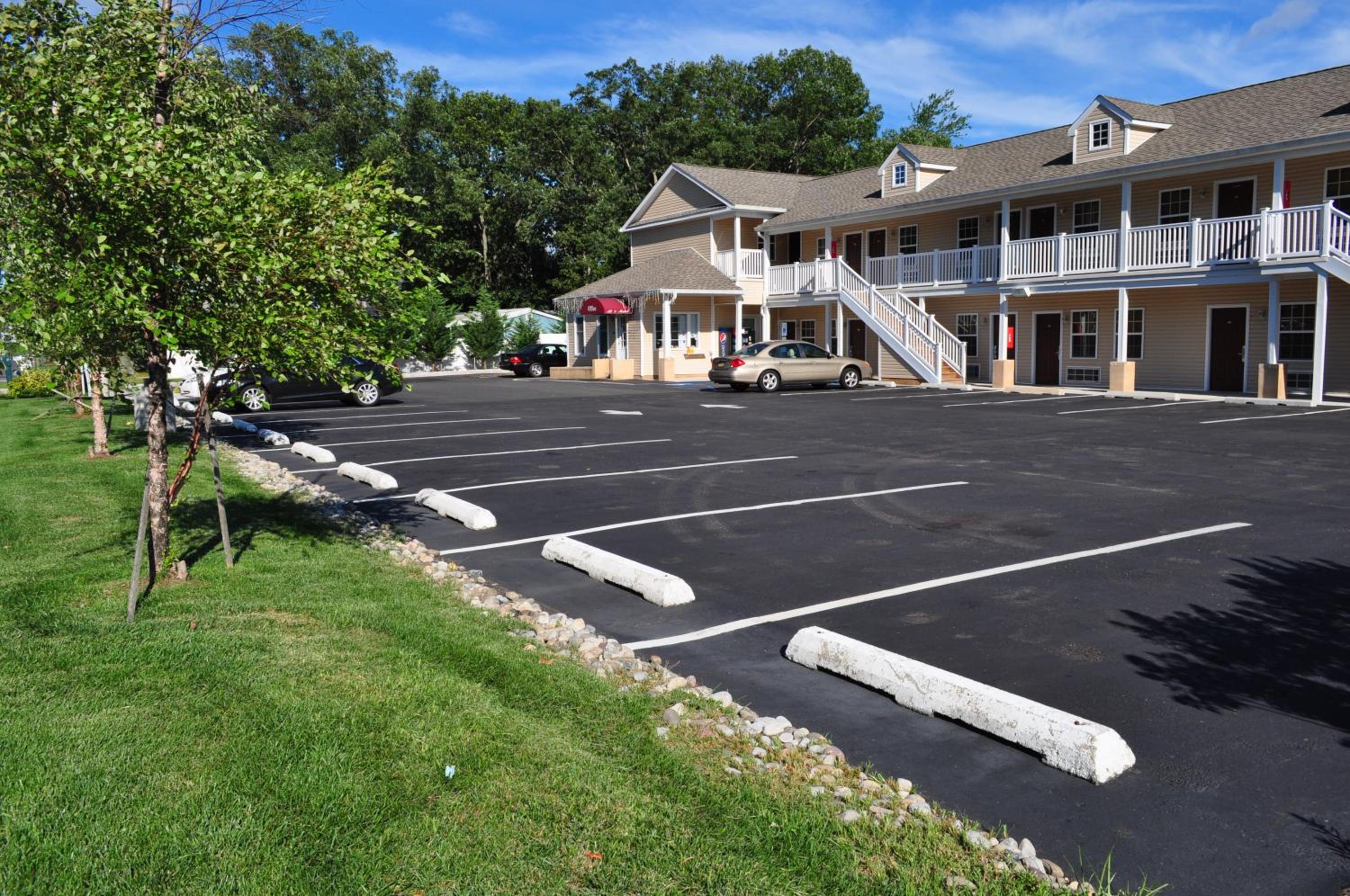 At 9 Motel Near Freehold I-195