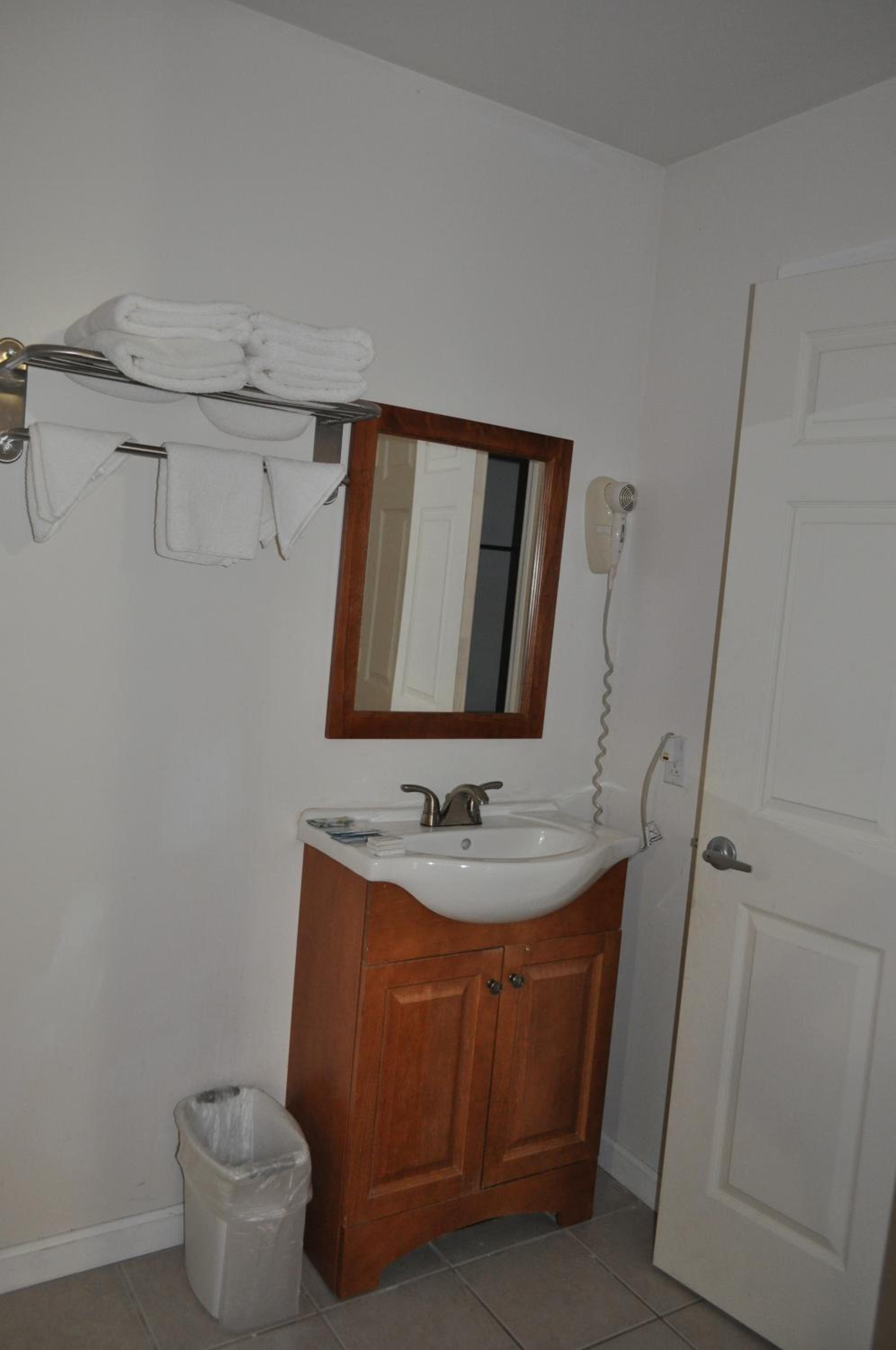 At 9 Motel Near Freehold I-195
