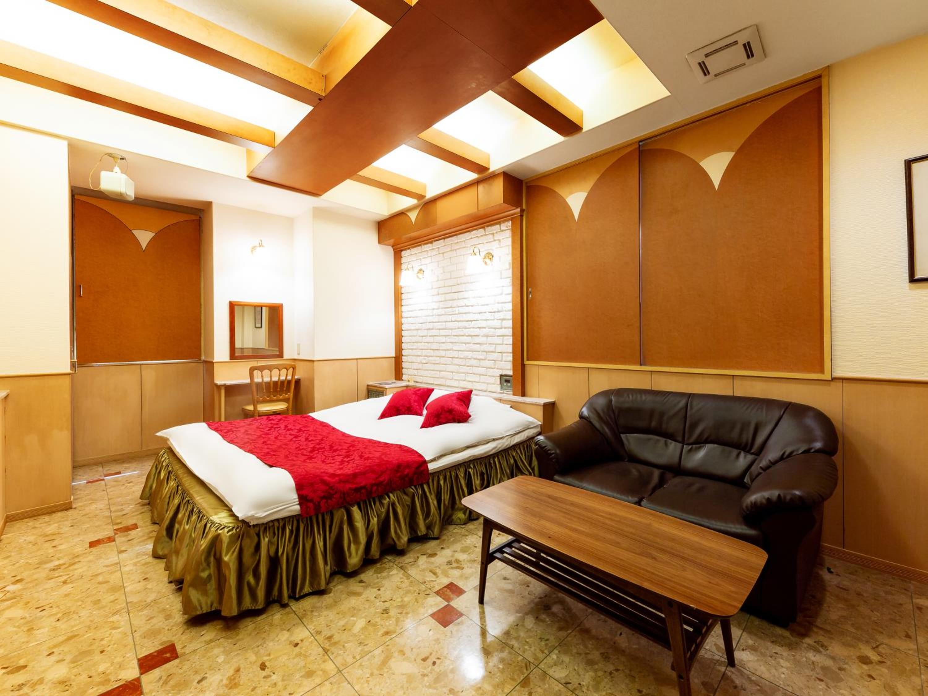 Hotel Mine (Love Hotel)